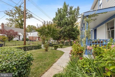 5011 54TH PLACE HYATTSVILLE MD 20781