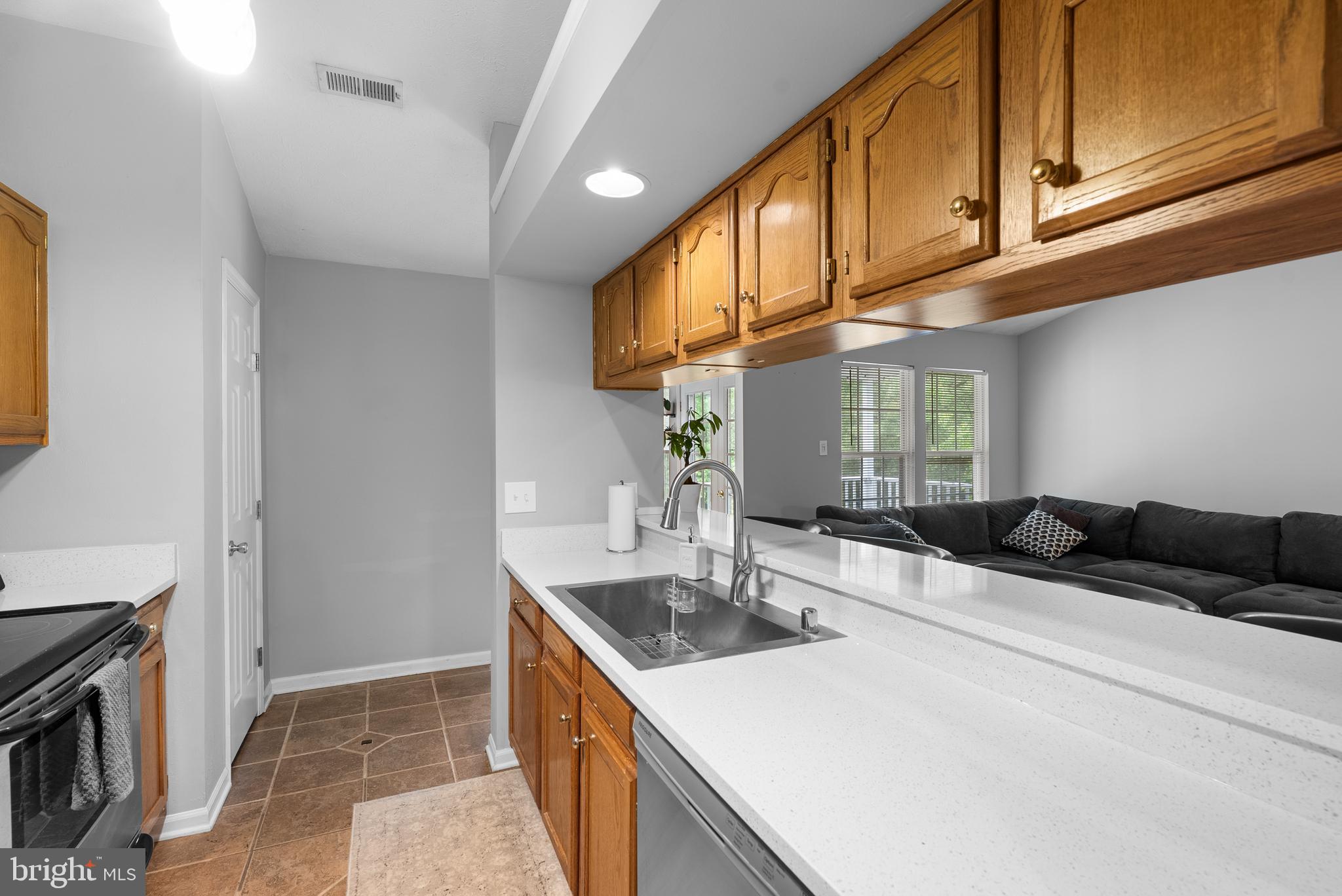 BRENTWOOD MANOR - Residential