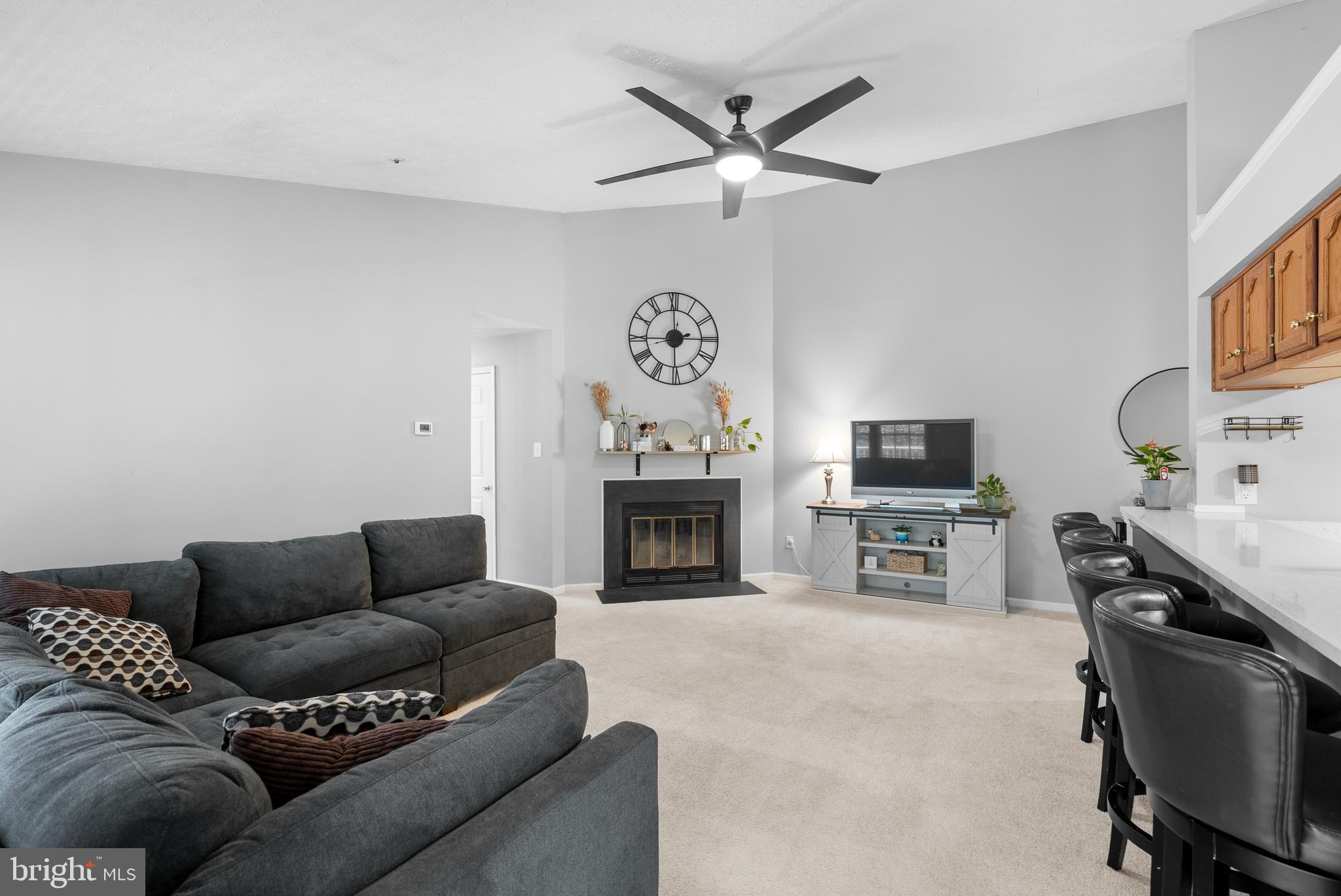 BRENTWOOD MANOR - Residential