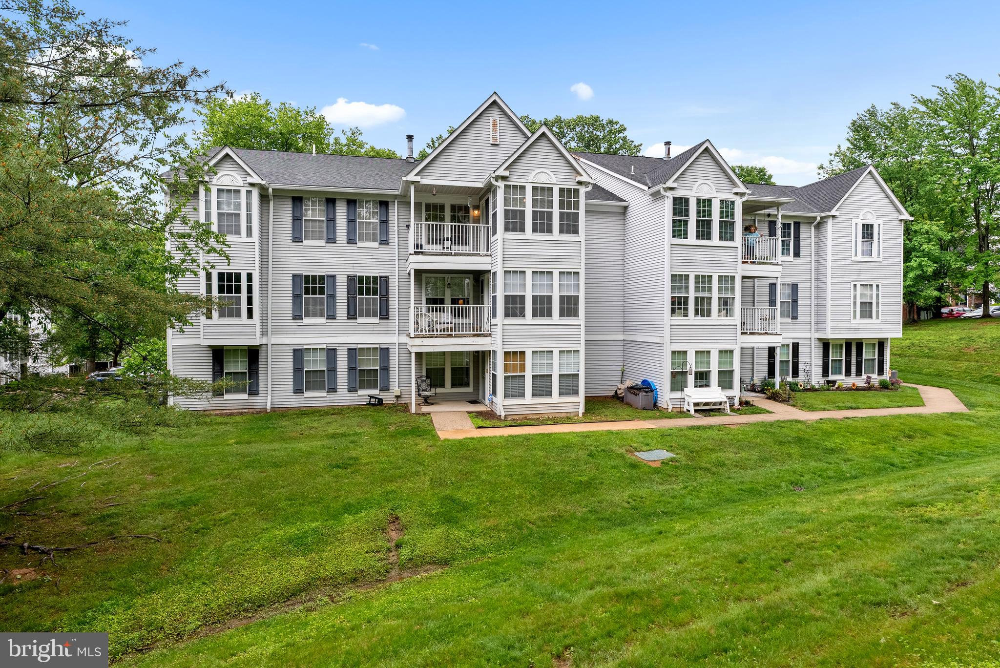 BRENTWOOD MANOR - Residential
