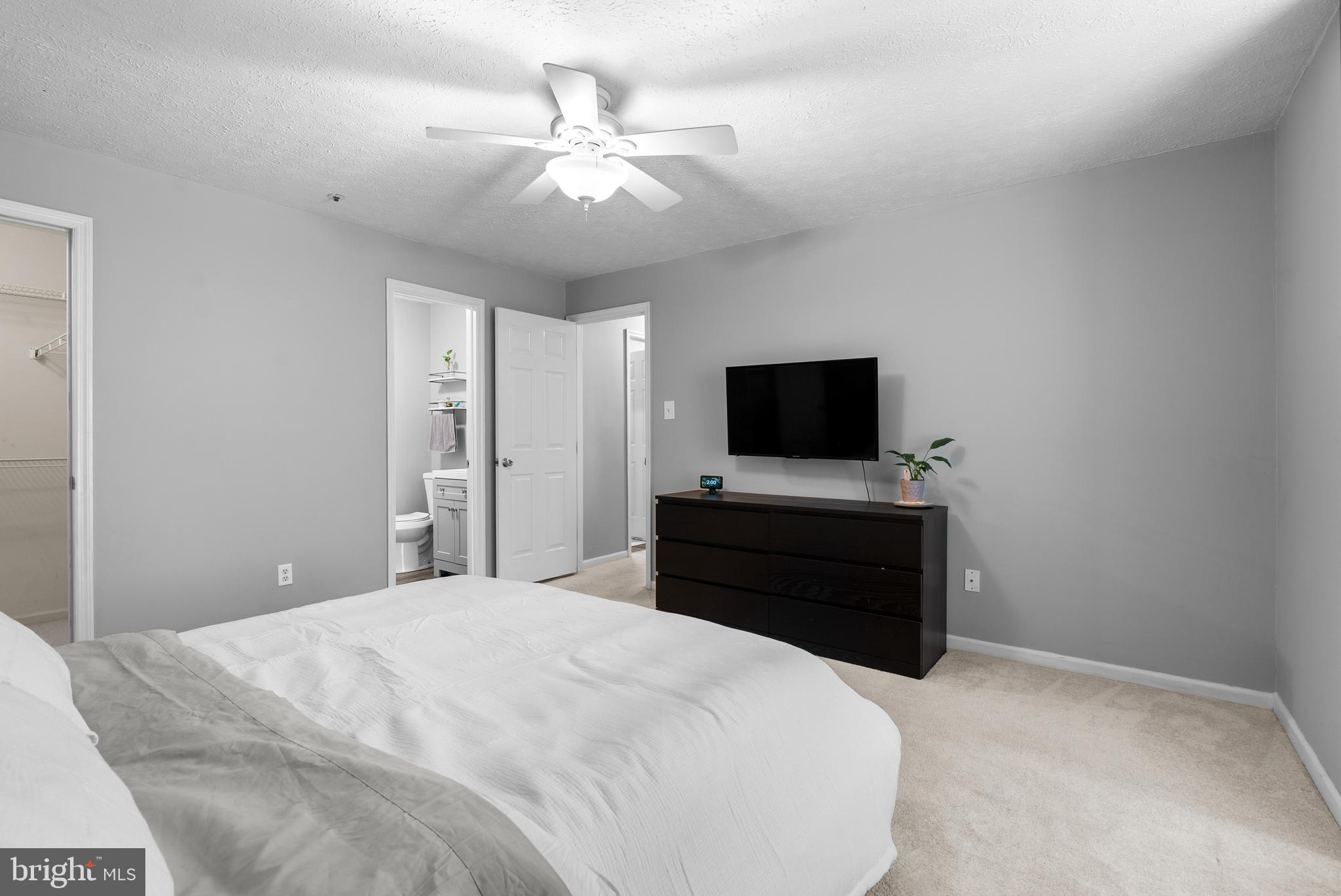 BRENTWOOD MANOR - Residential