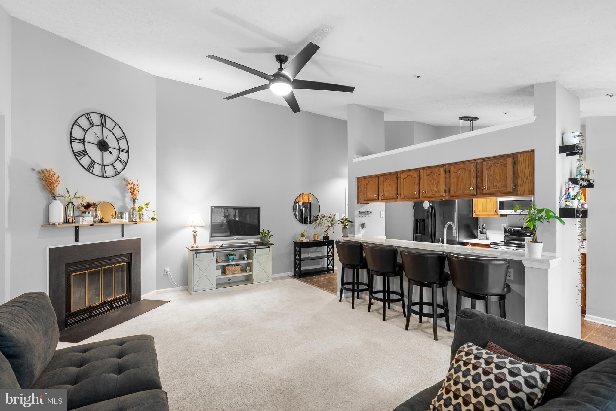 BRENTWOOD MANOR - Residential