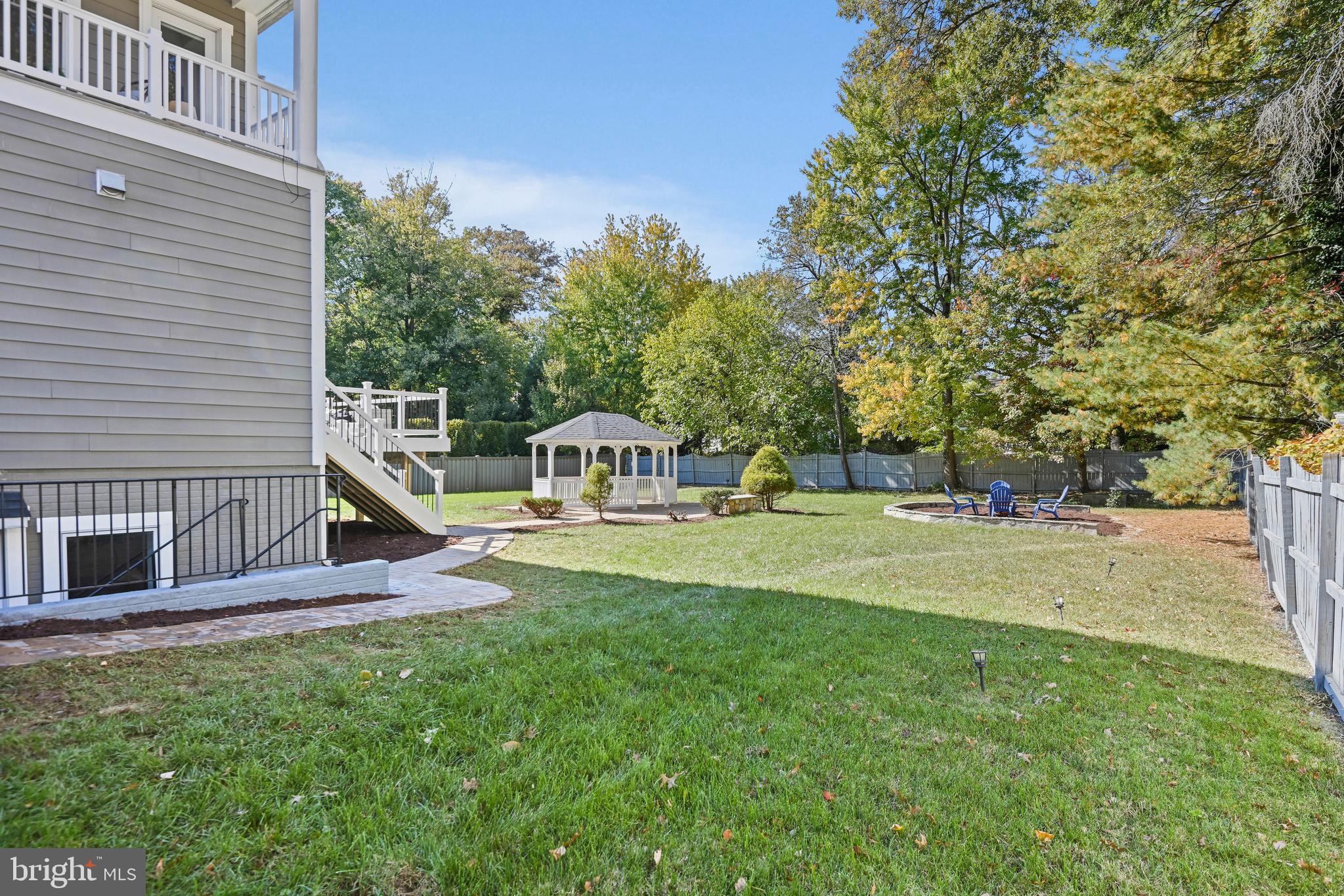 MAPLE VIEW - Residential