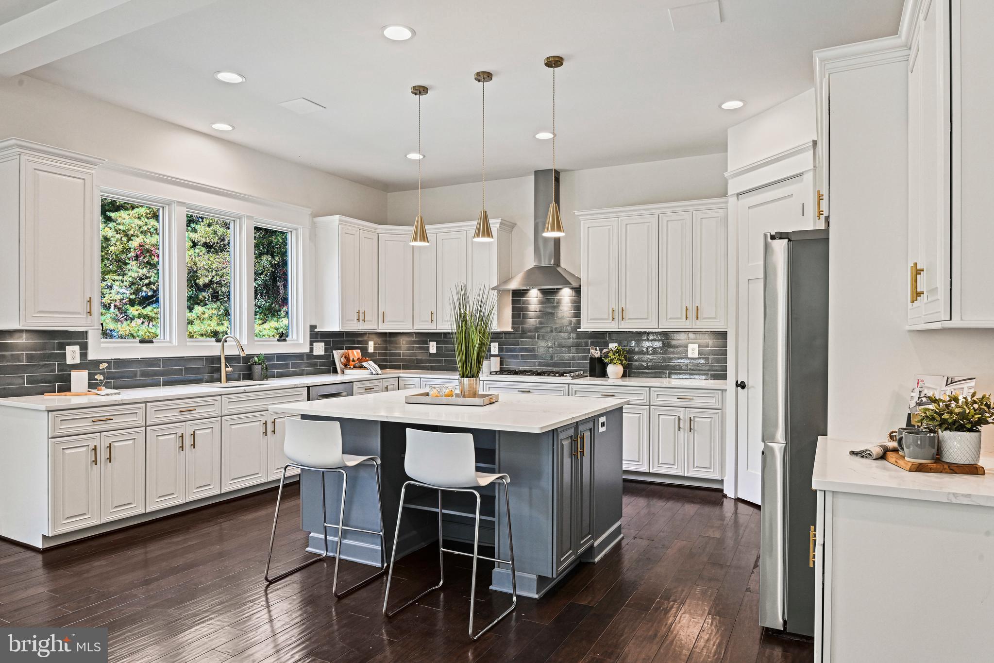 MAPLE VIEW - Residential