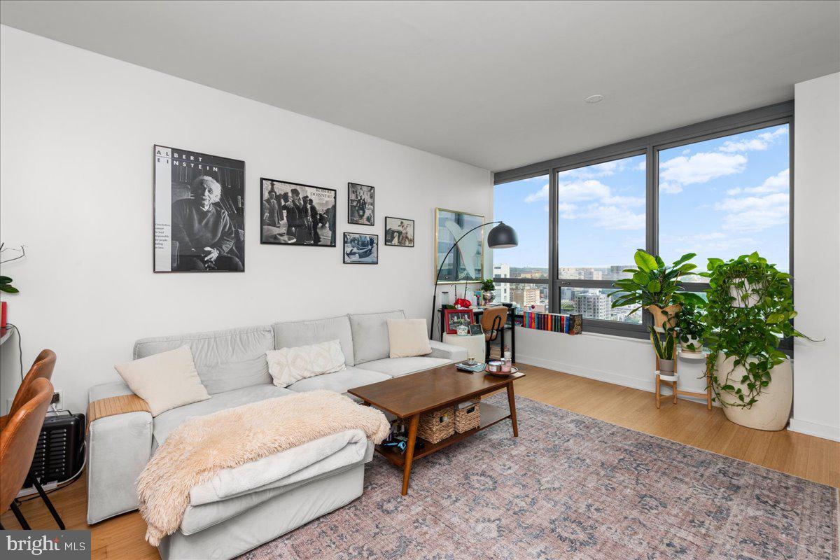 RITTENHOUSE SQUARE - Residential Lease