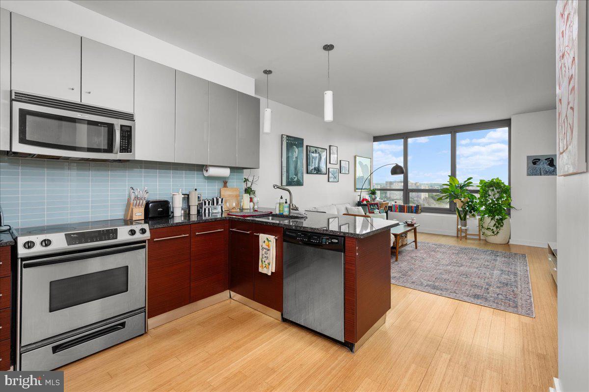 RITTENHOUSE SQUARE - Residential Lease