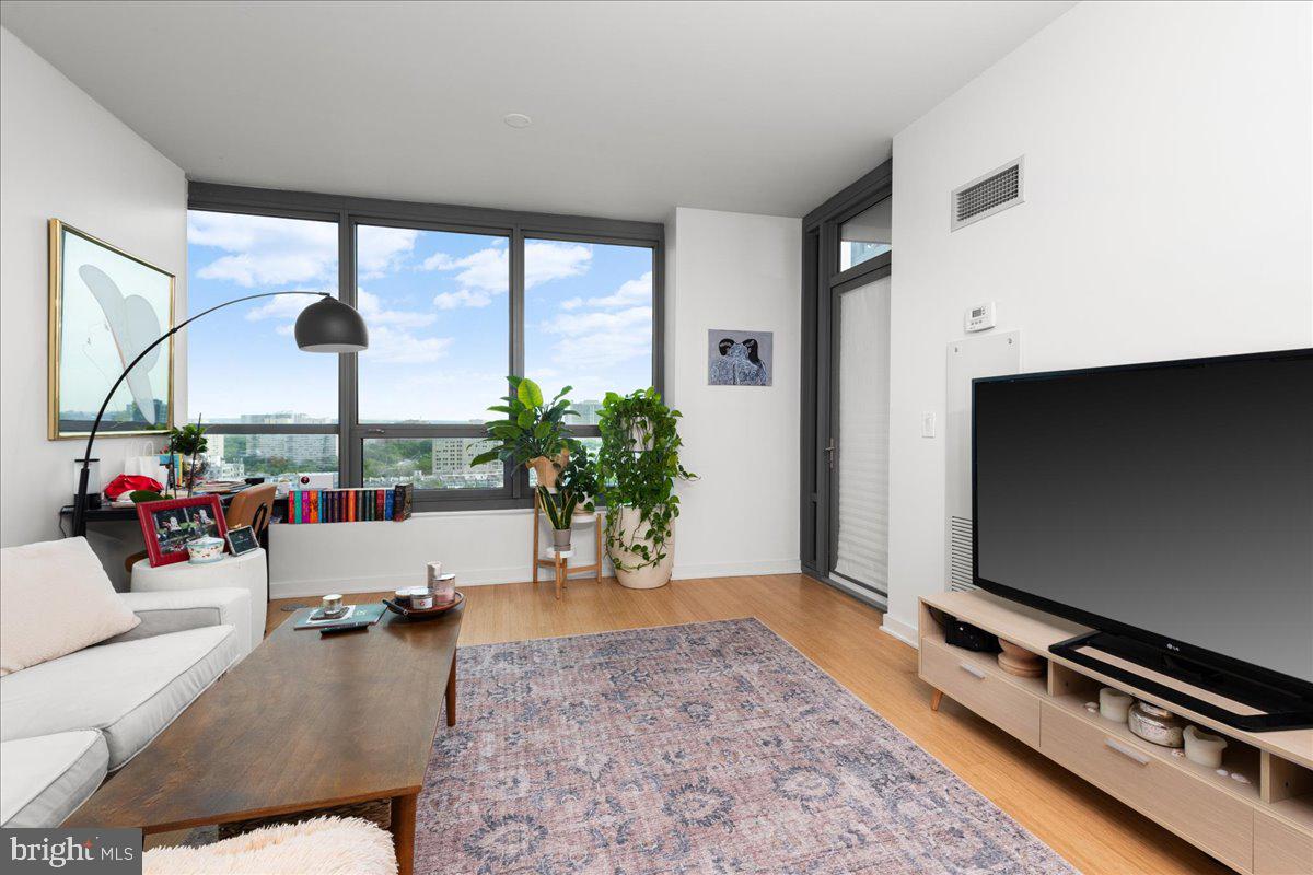 RITTENHOUSE SQUARE - Residential Lease