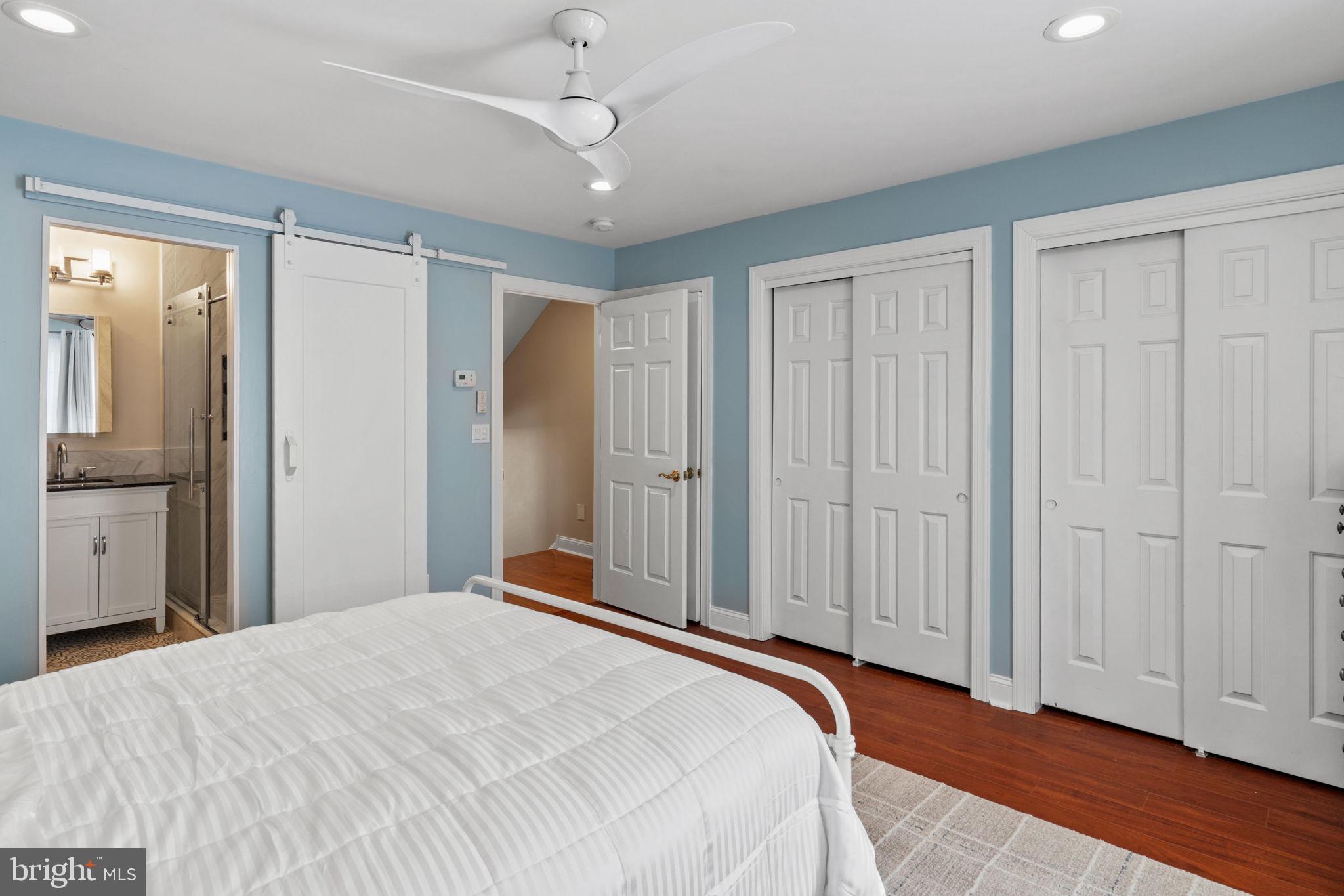 QUEEN VILLAGE - Residential