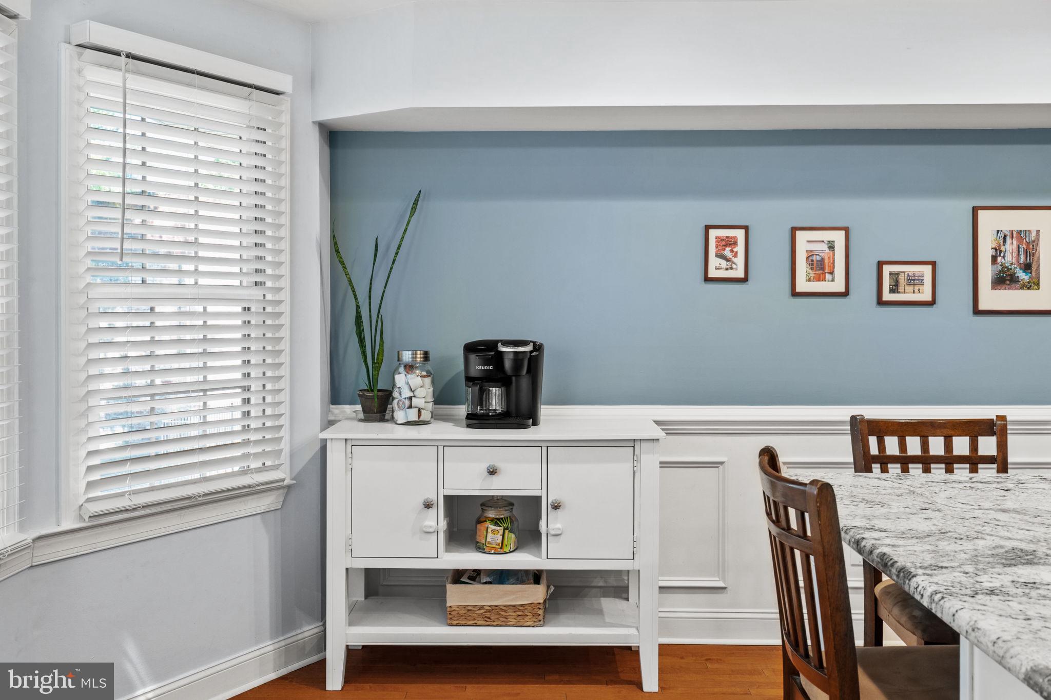 QUEEN VILLAGE - Residential