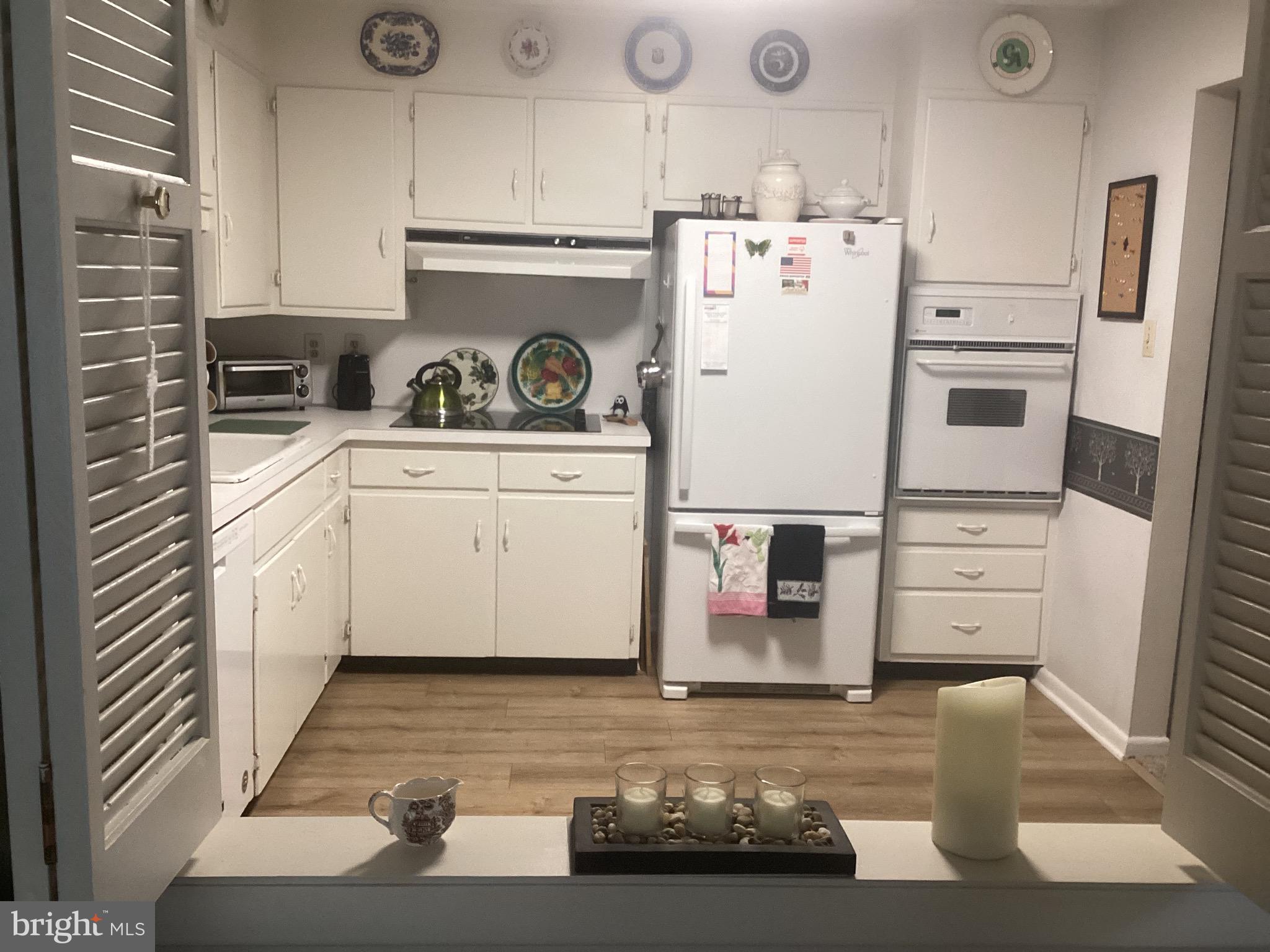 DEVON MANOR - Residential