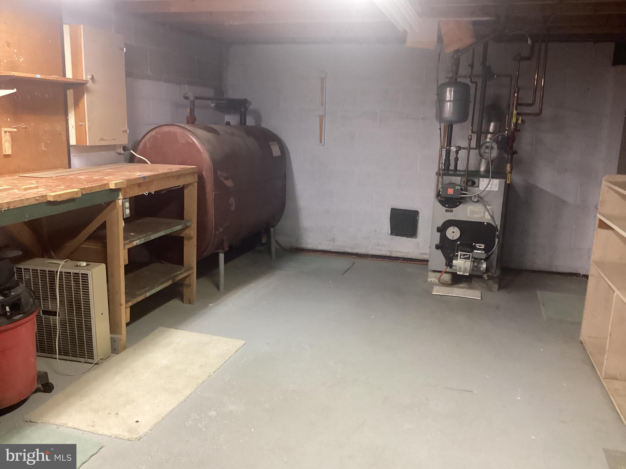 DEVON MANOR - Residential