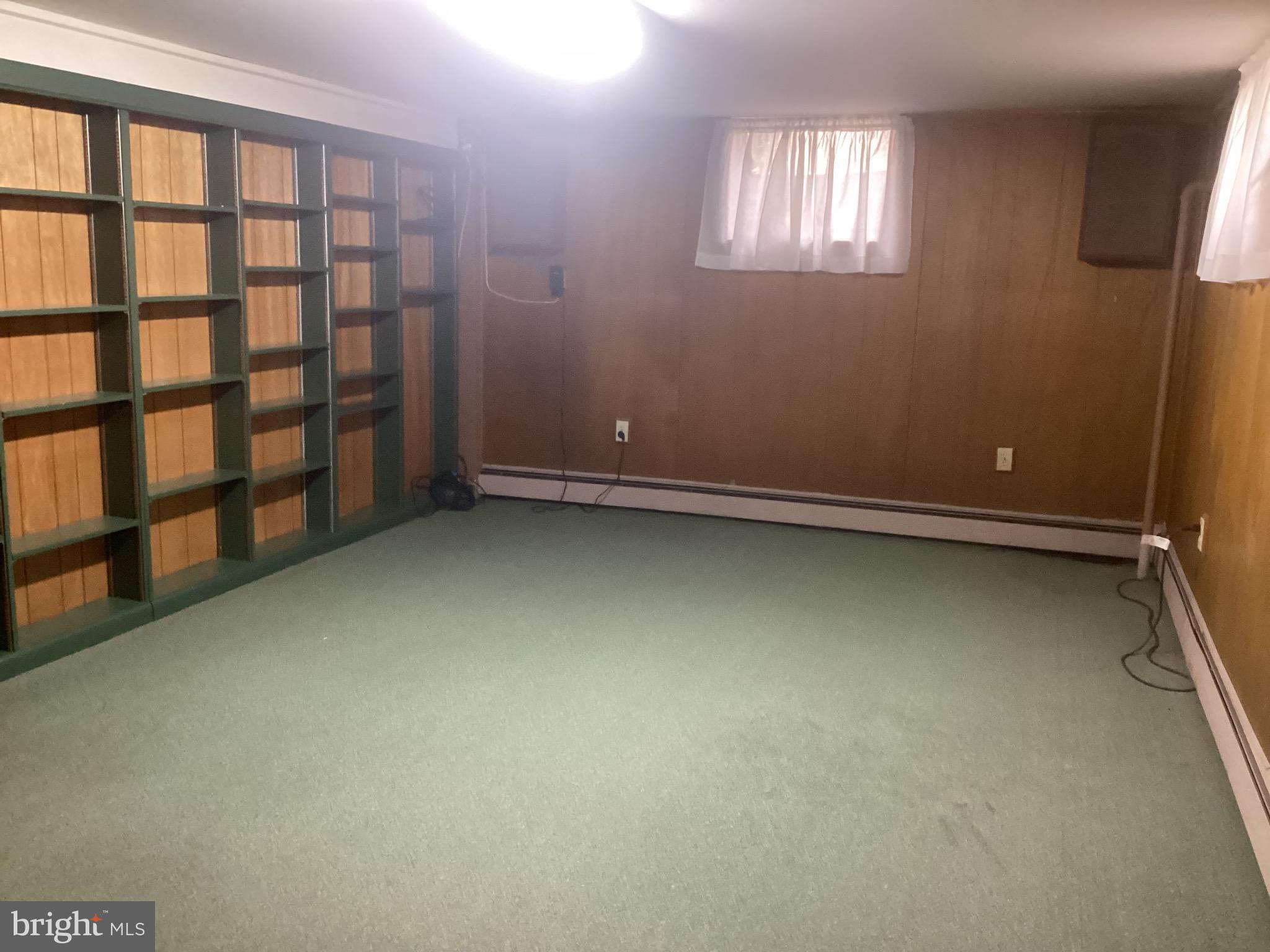 DEVON MANOR - Residential