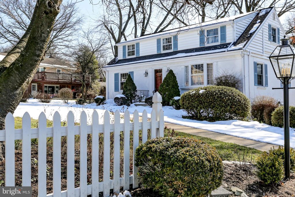 Photo of 840 Hillaire Road, Lancaster, PA 17601 (MLS # PALA2046626)