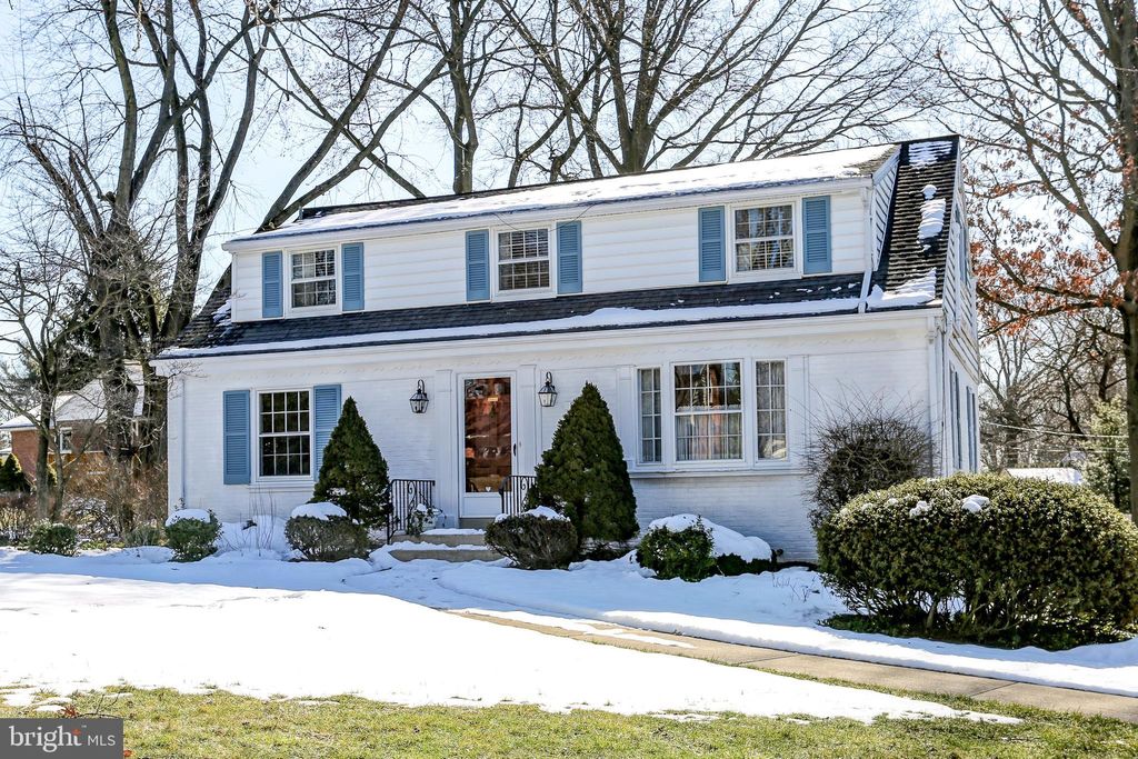 Photo of 840 Hillaire Road, Lancaster, PA 17601 (MLS # PALA2046626)