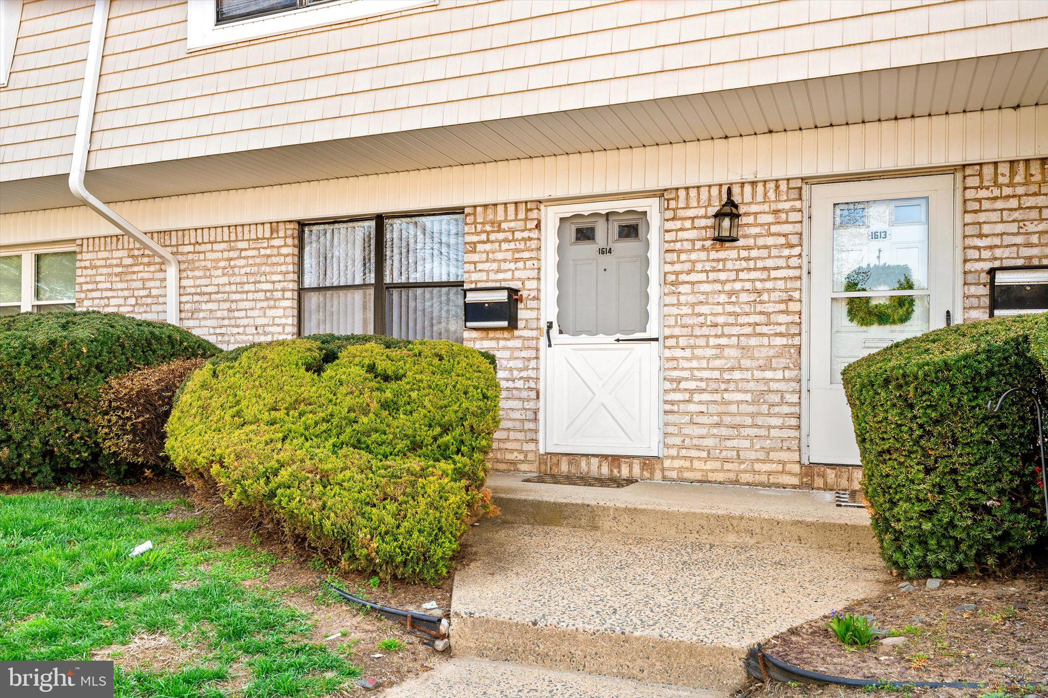 1614 SILVER COURT