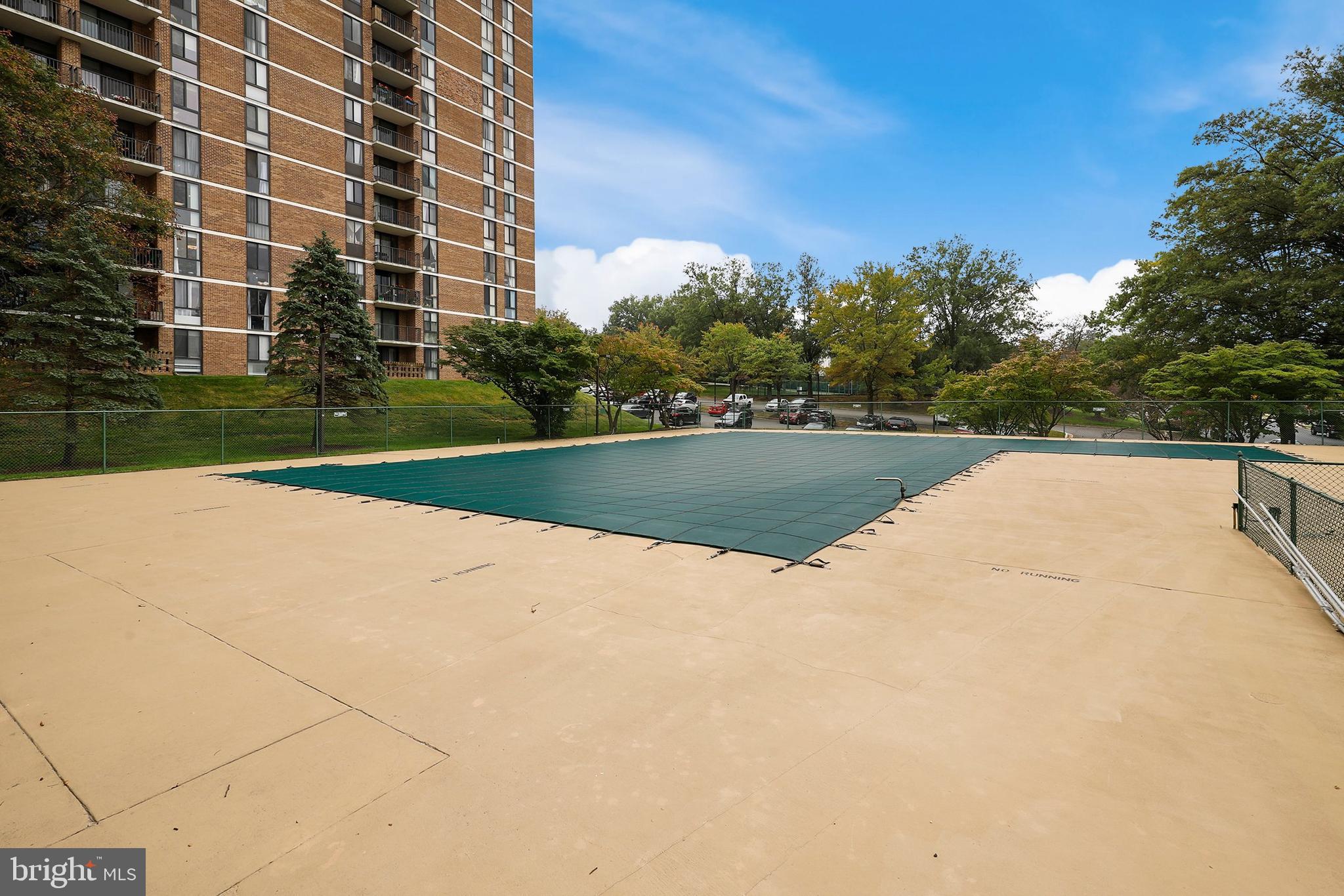 IDYLWOOD TOWERS CONDO - Residential