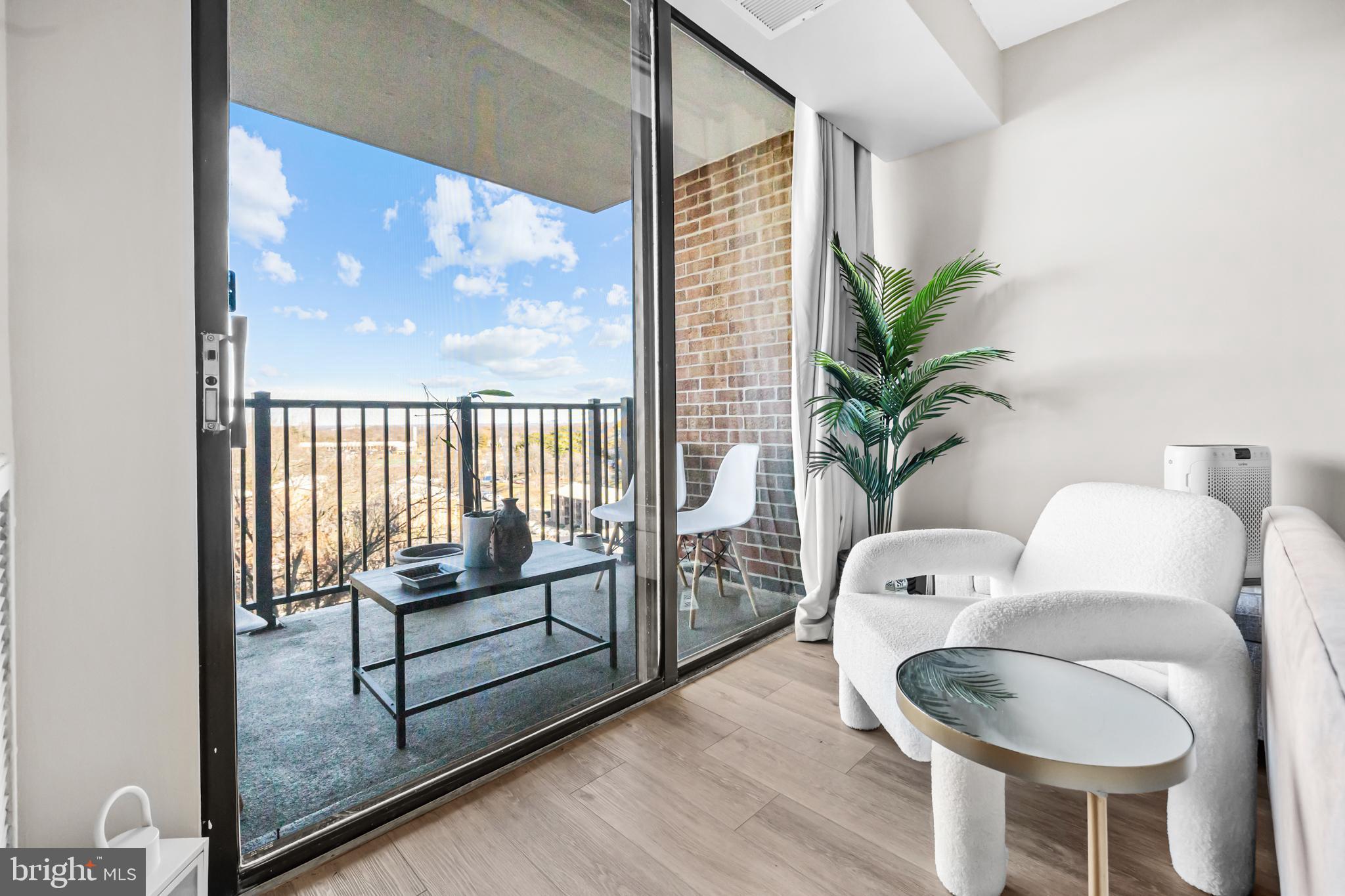 IDYLWOOD TOWERS CONDO - Residential