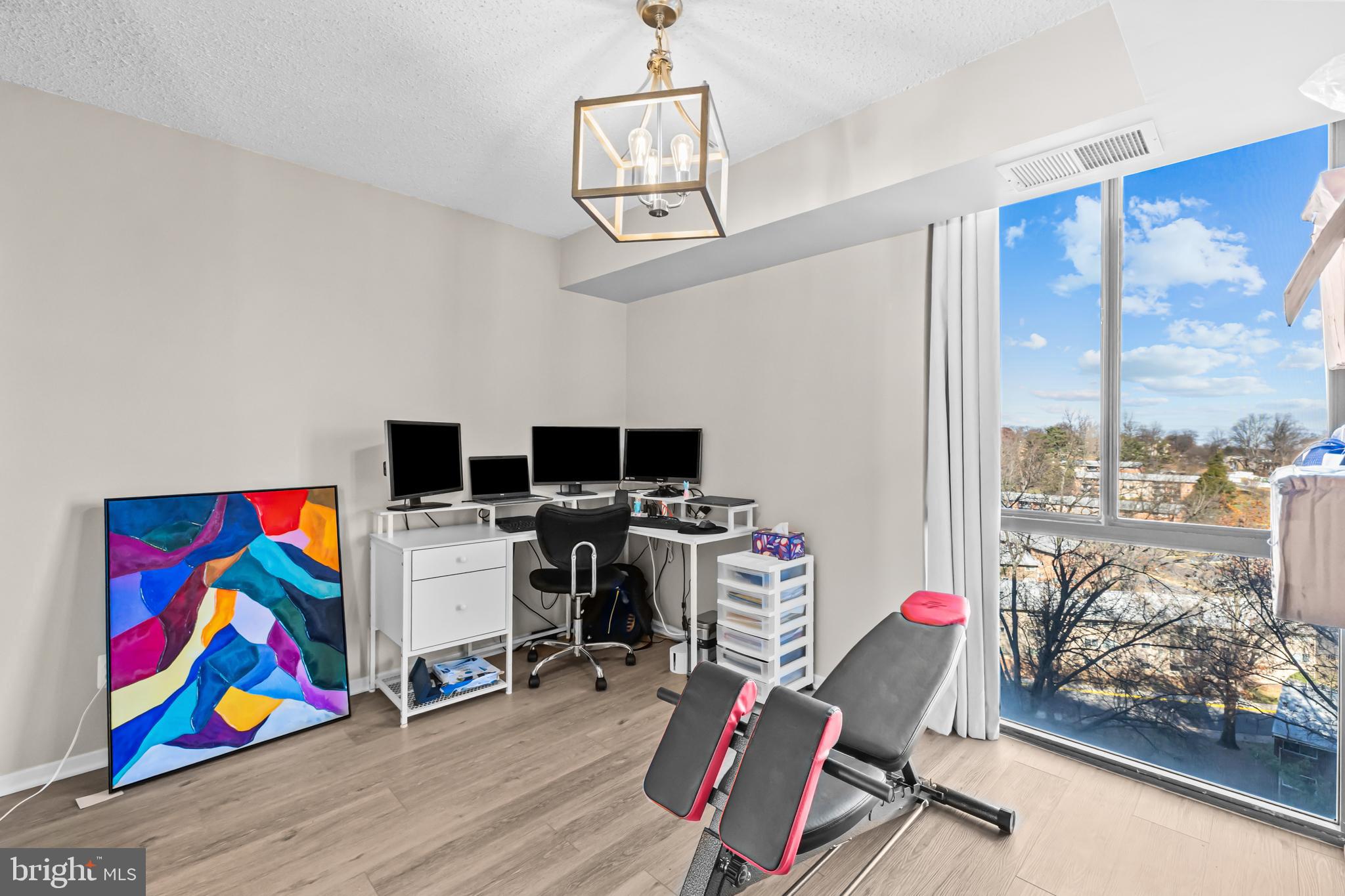 IDYLWOOD TOWERS CONDO - Residential