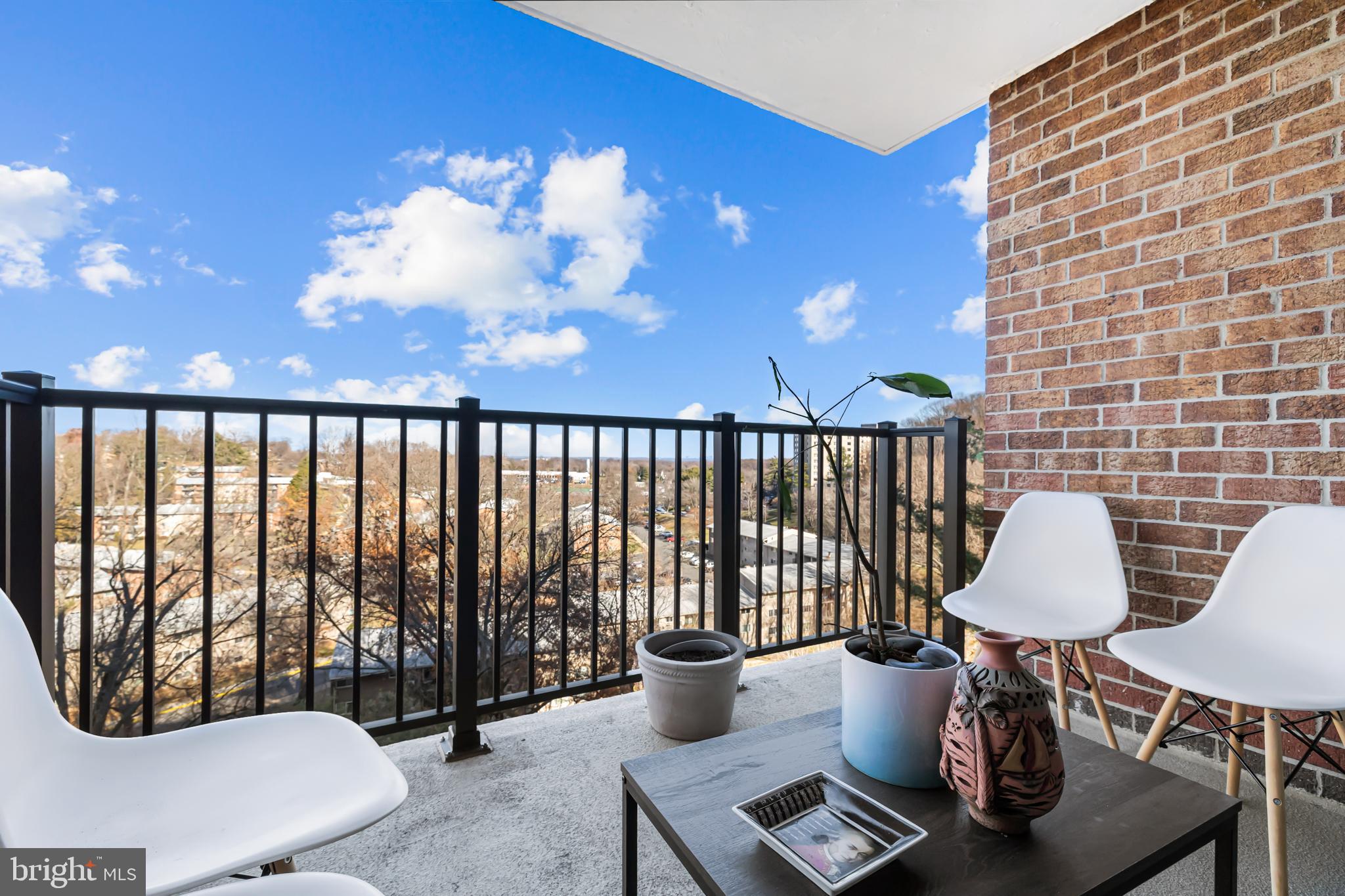 IDYLWOOD TOWERS CONDO - Residential