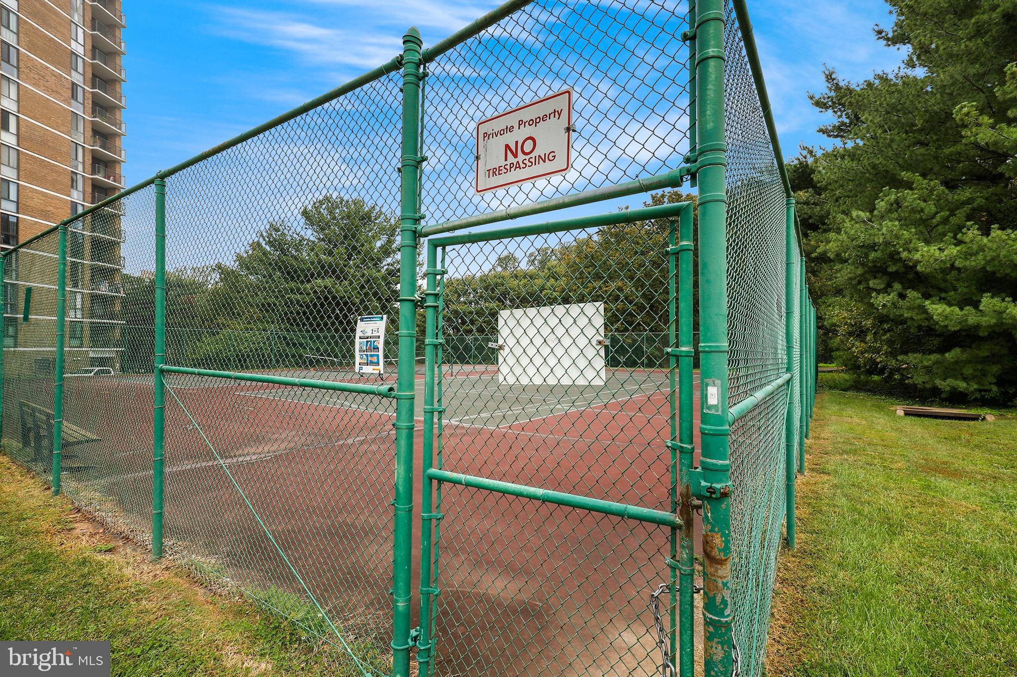 IDYLWOOD TOWERS CONDO - Residential