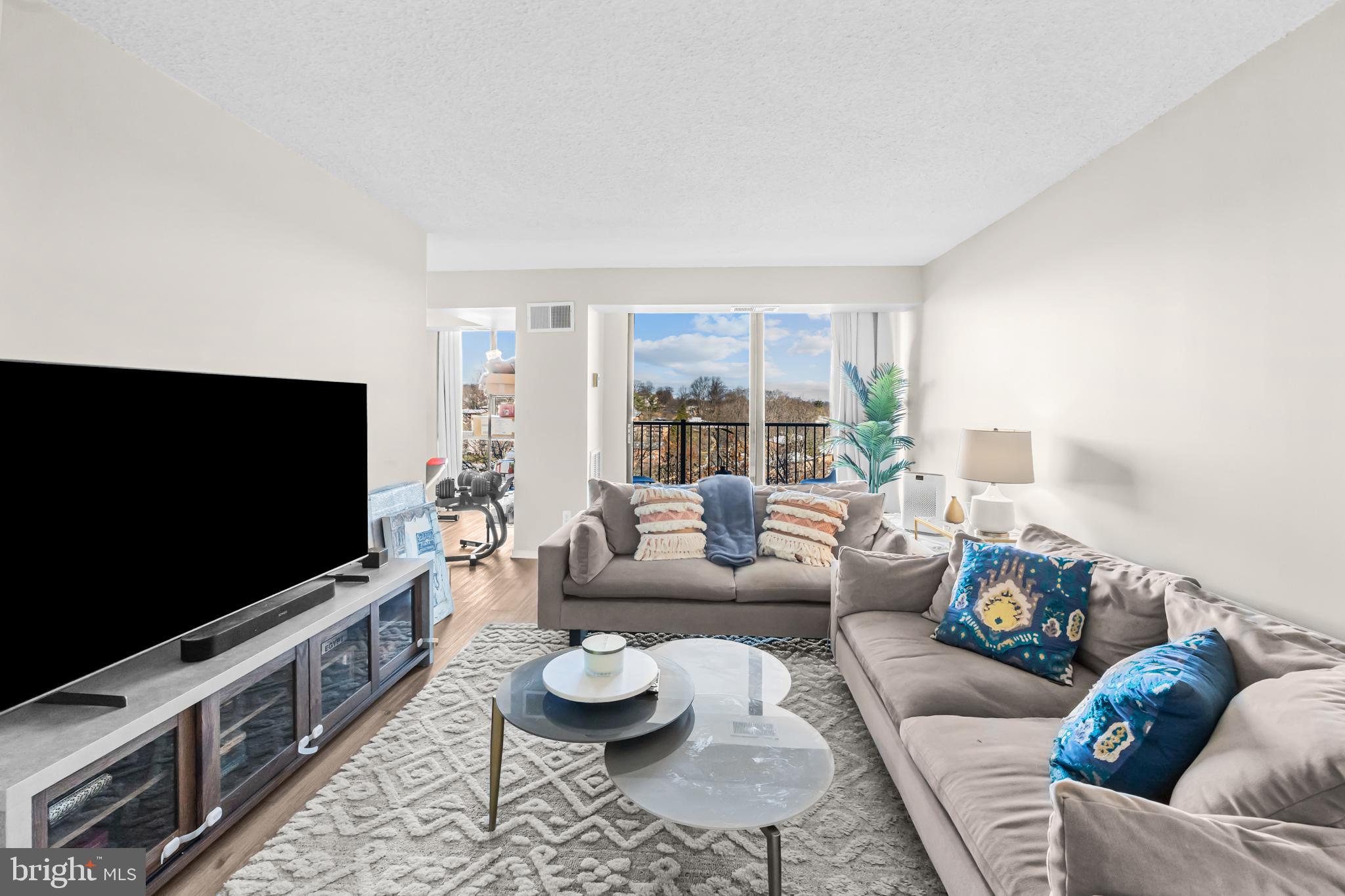 IDYLWOOD TOWERS CONDO - Residential