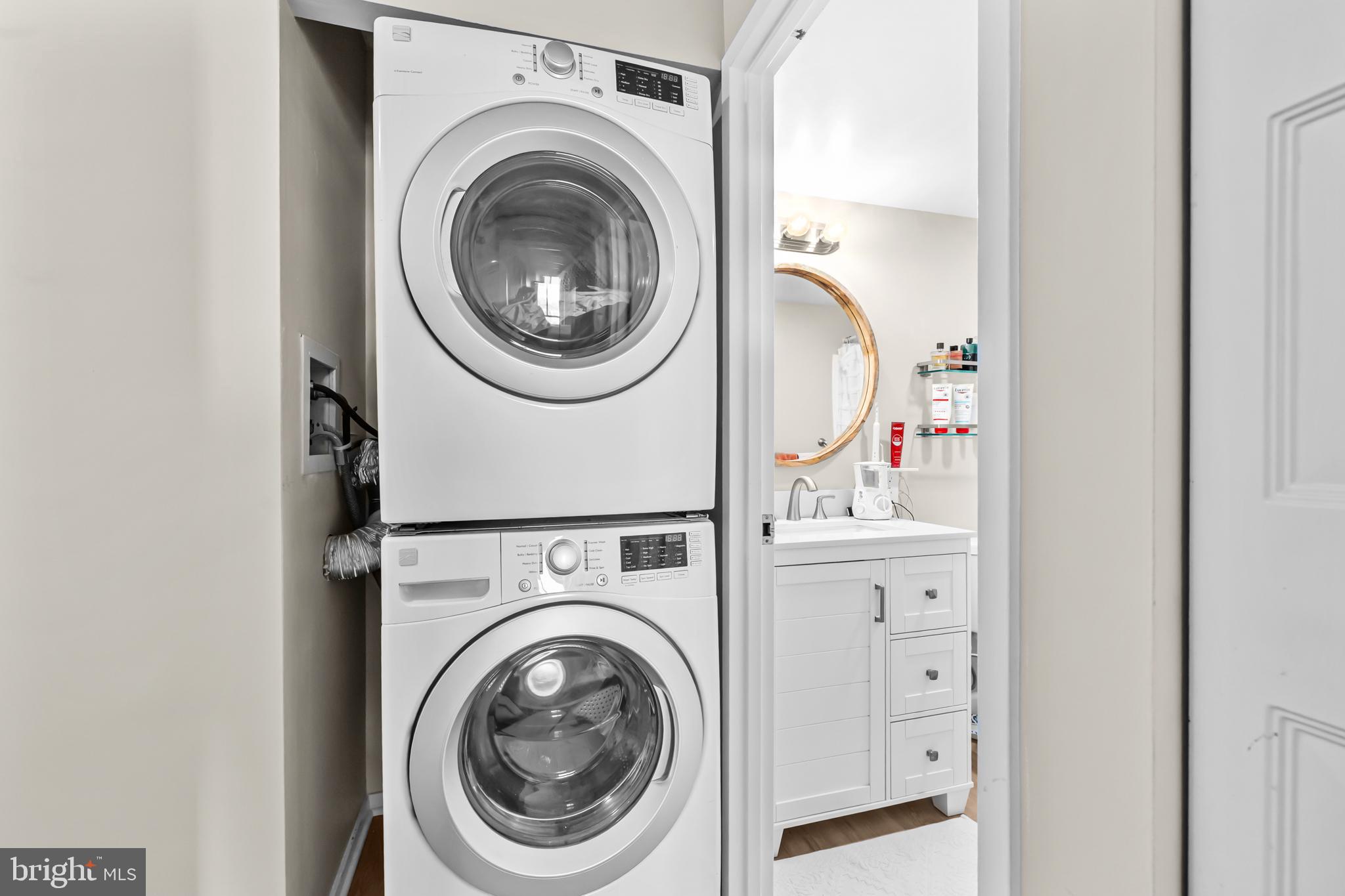 IDYLWOOD TOWERS CONDO - Residential