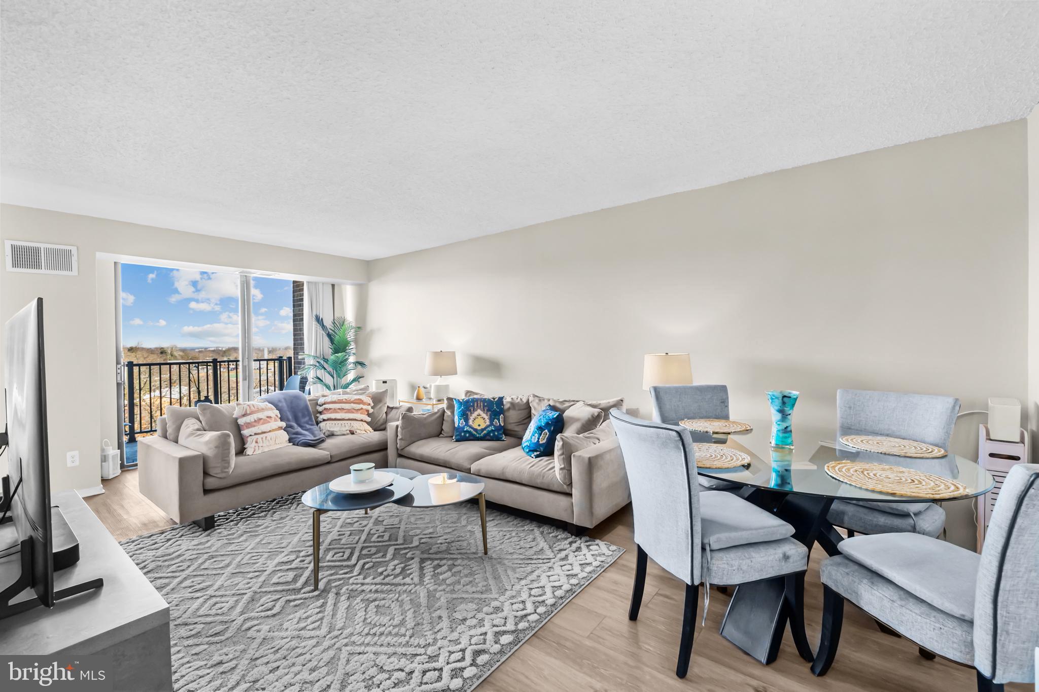 IDYLWOOD TOWERS CONDO - Residential