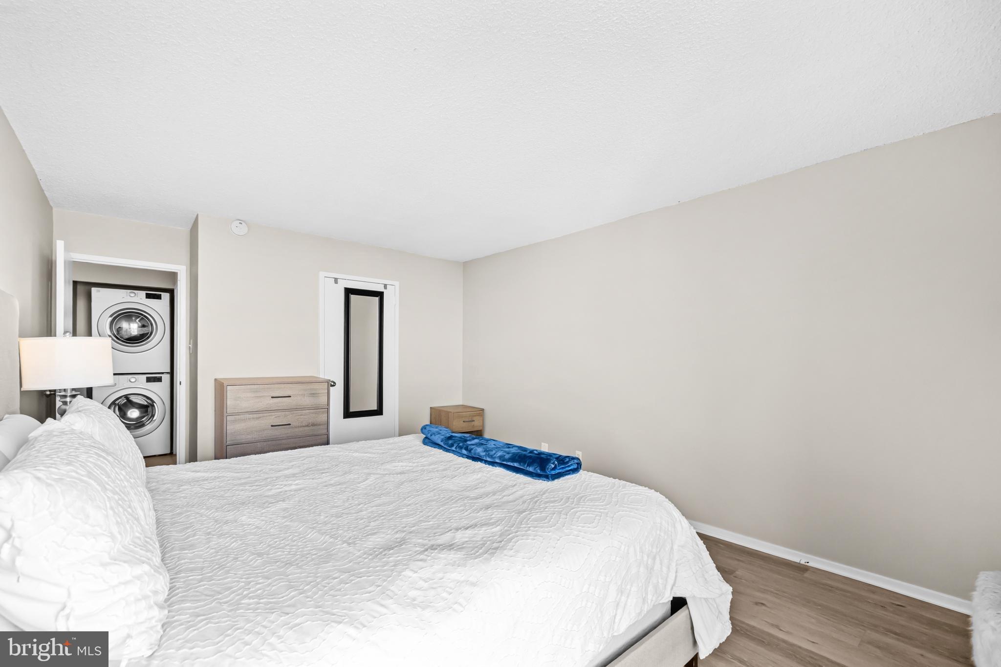 IDYLWOOD TOWERS CONDO - Residential