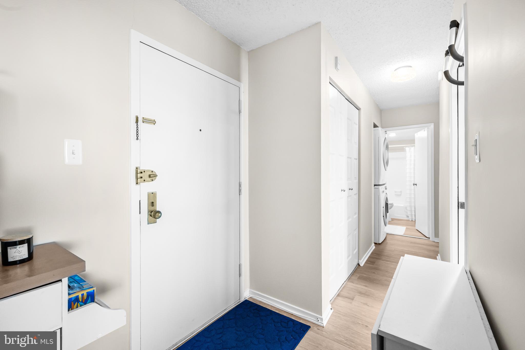 IDYLWOOD TOWERS CONDO - Residential