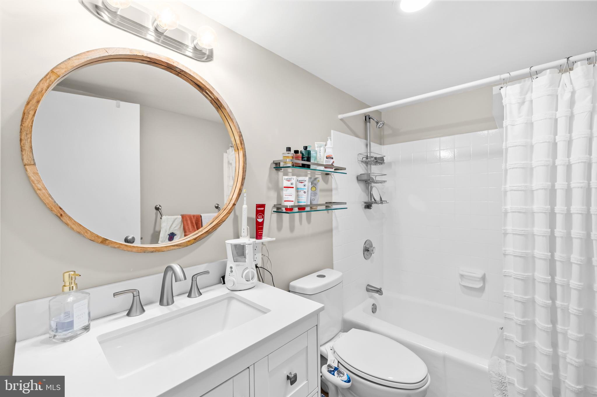 IDYLWOOD TOWERS CONDO - Residential