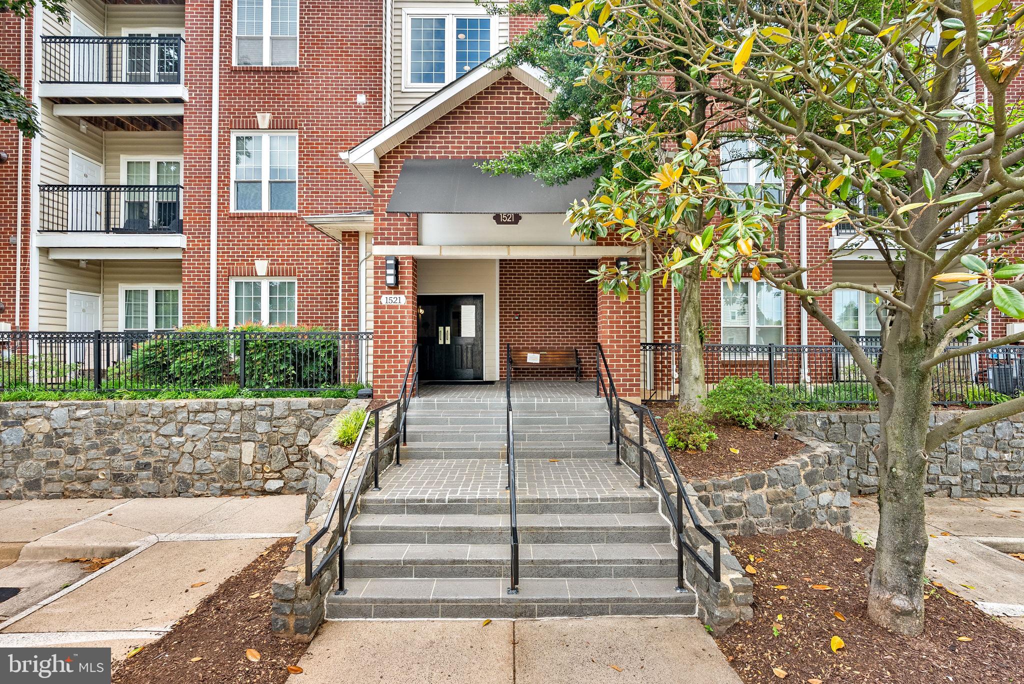 1521 SPRING GATE DRIVE 10406
