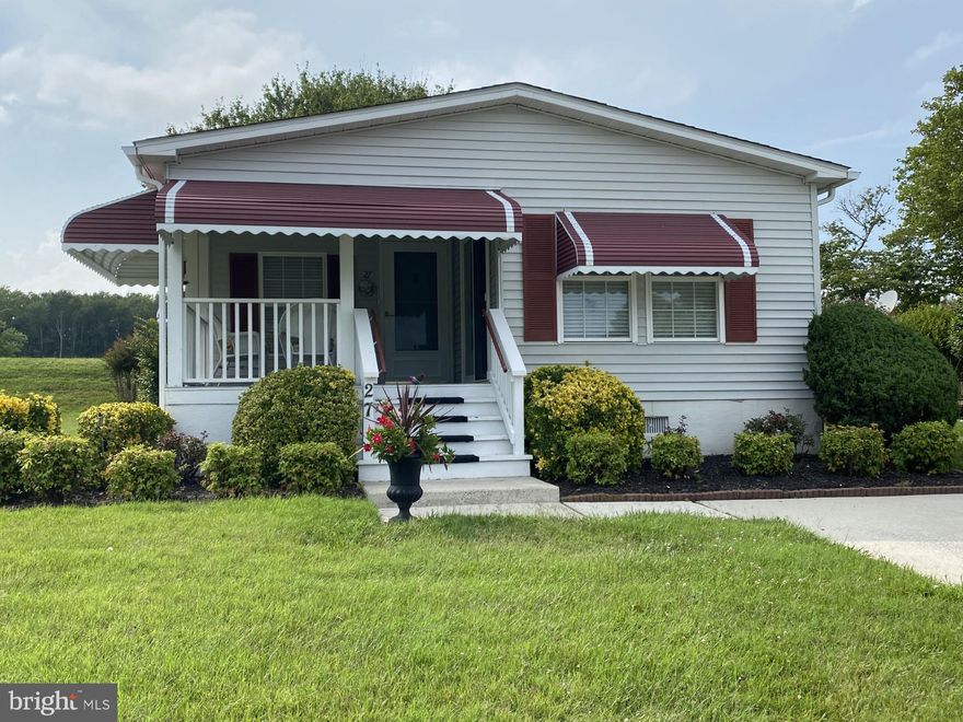 *BACK ON THE MARKET! Here's your second chance! Buyers financing fell through to no fault of this home. Introducing 27 Anchor Way Dr featuring a spacious kitchen, numerous storage closets, wonderful outdoor space with a large covered front porch and a great side deck. Location,  price, and low HOA in sought after Worcester County school district!! Hurry, this lovingly maintained home in Mystic Harbour with the best community pool around will not last long!