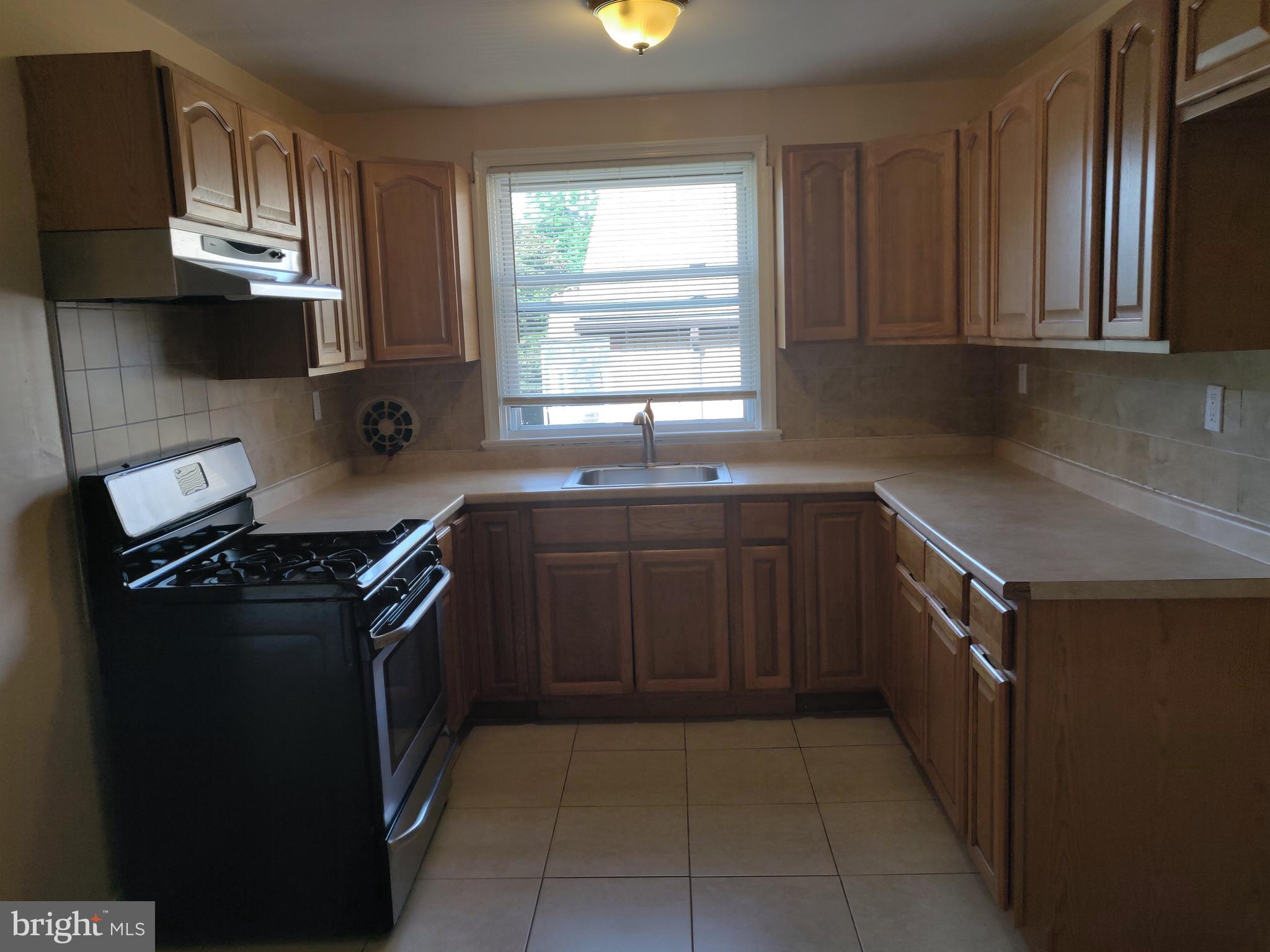 PHILADELPHIA (NORTHWEST) - Residential Lease