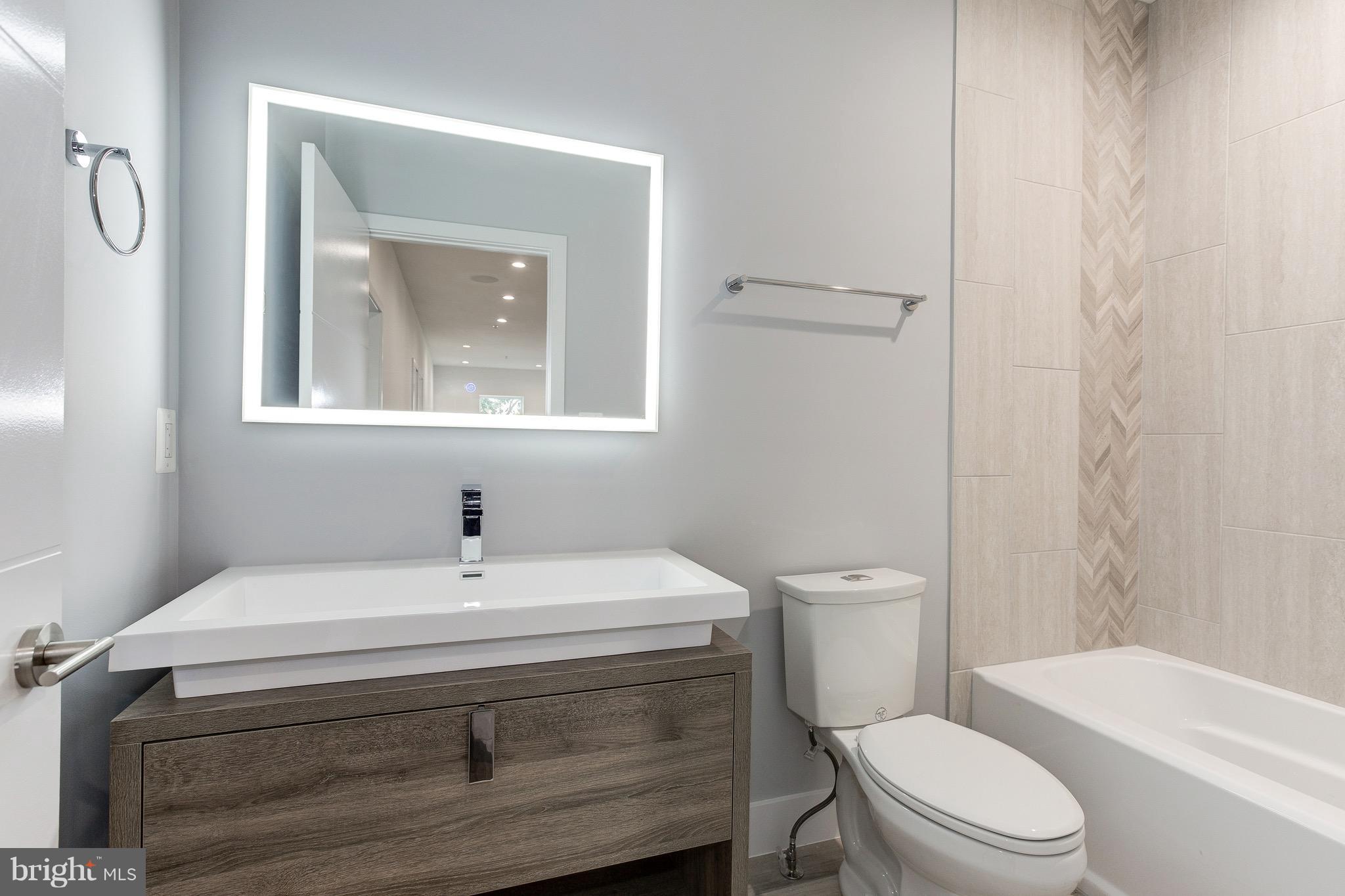 REGENCY ESTATES - Residential