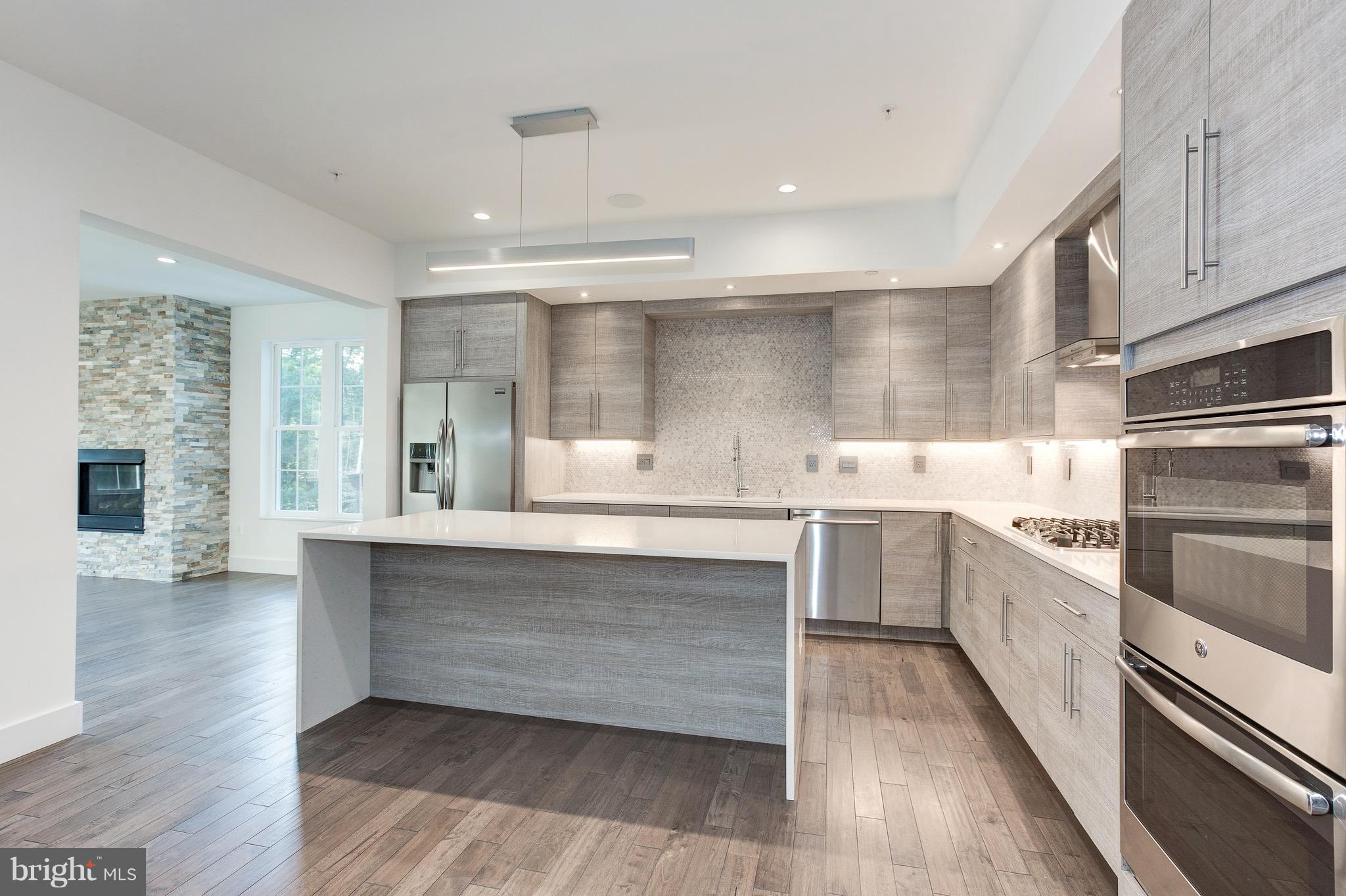 REGENCY ESTATES - Residential