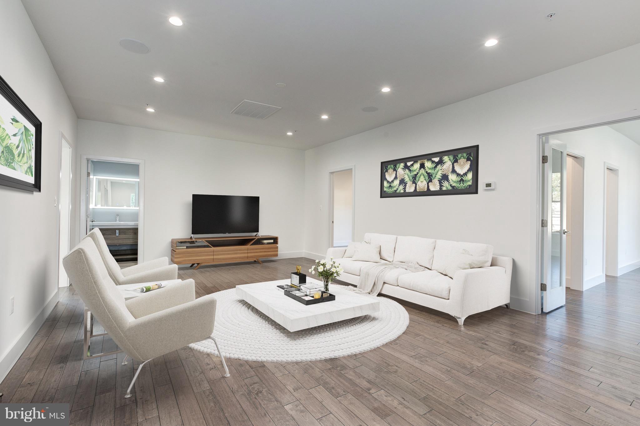 REGENCY ESTATES - Residential