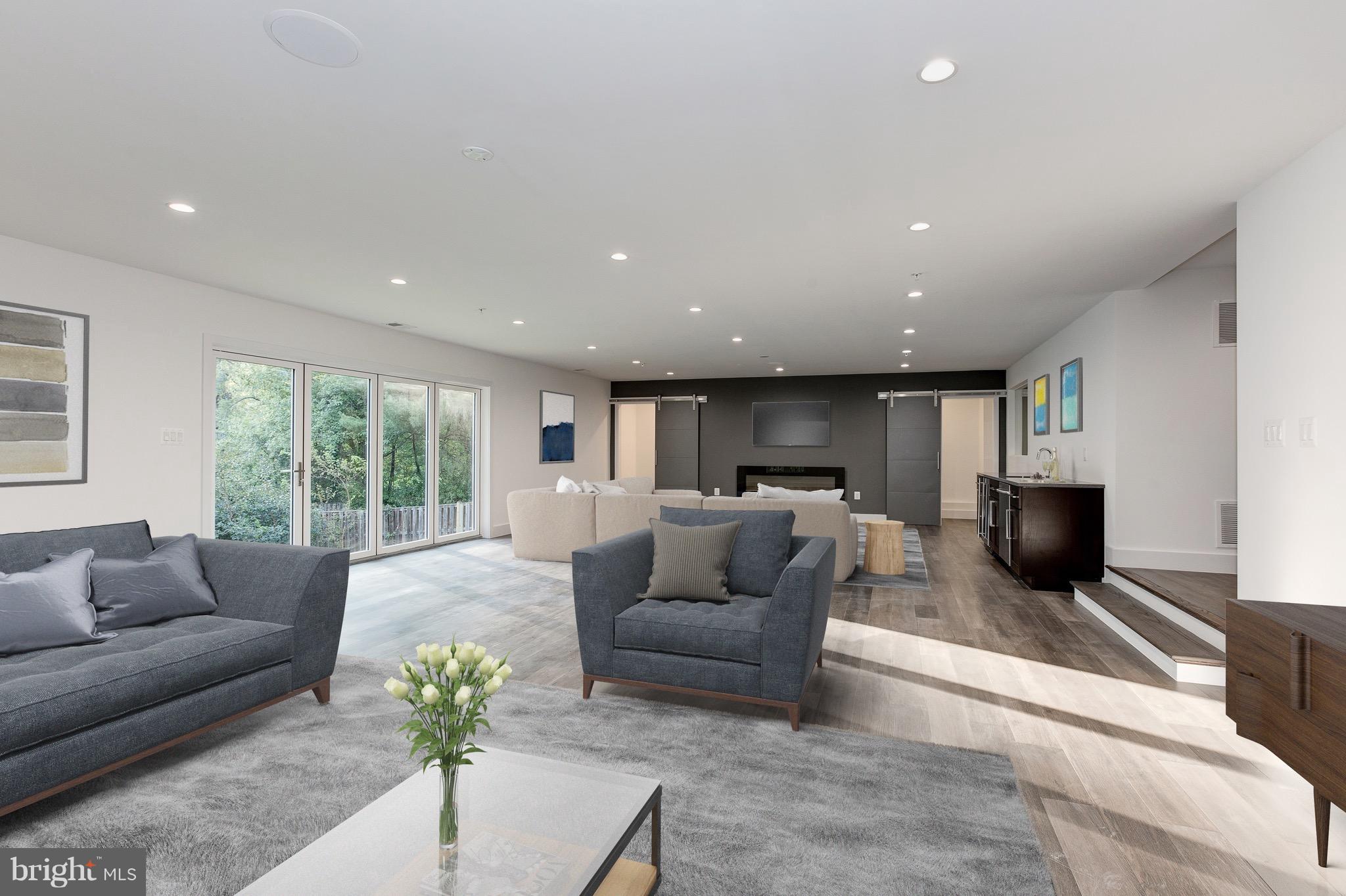 REGENCY ESTATES - Residential