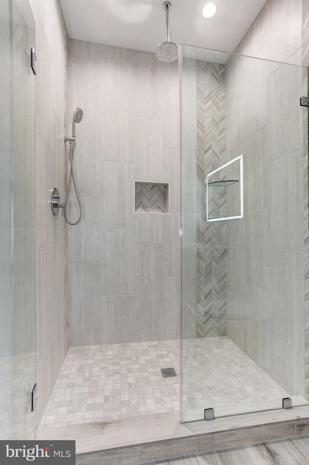 REGENCY ESTATES - Residential