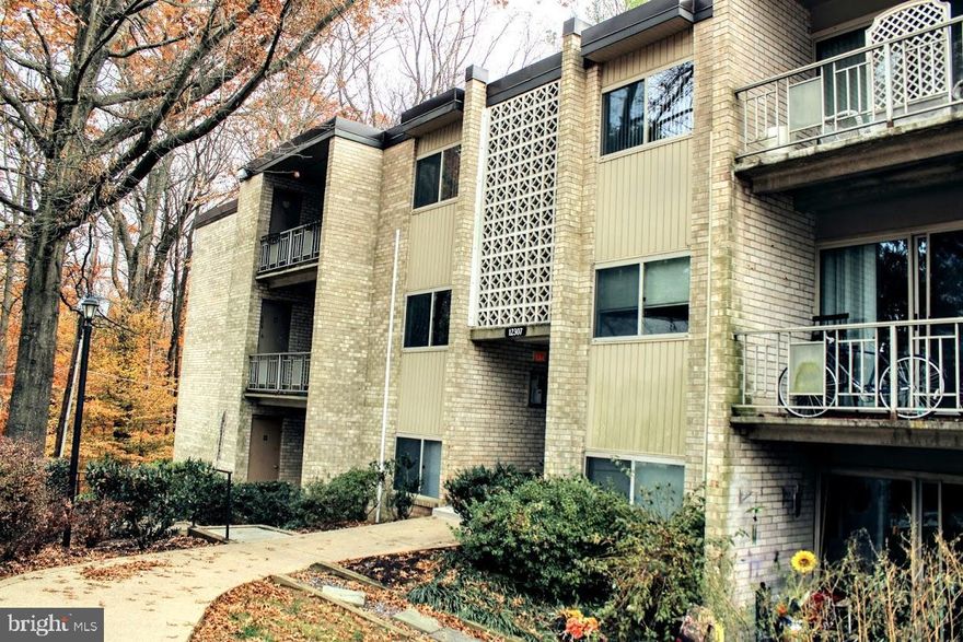 Welcome Home! Updated, move-in ready condo in the heart of Rockville. Open kitchen w/ breakfast bar, stainless steel appliances, laminate floors, plenty of storage space. Parking and utilities included! Less than 1 mi from Metro, Pike & Rose, and Shopping. Walter Johnson School District. A Must See!