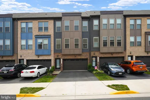 MLS: VALO2095858