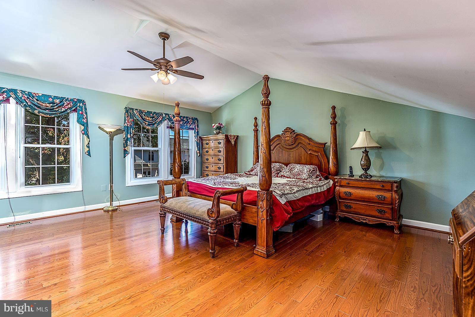 LIFESTYLE AT SULLY STATION - Residential