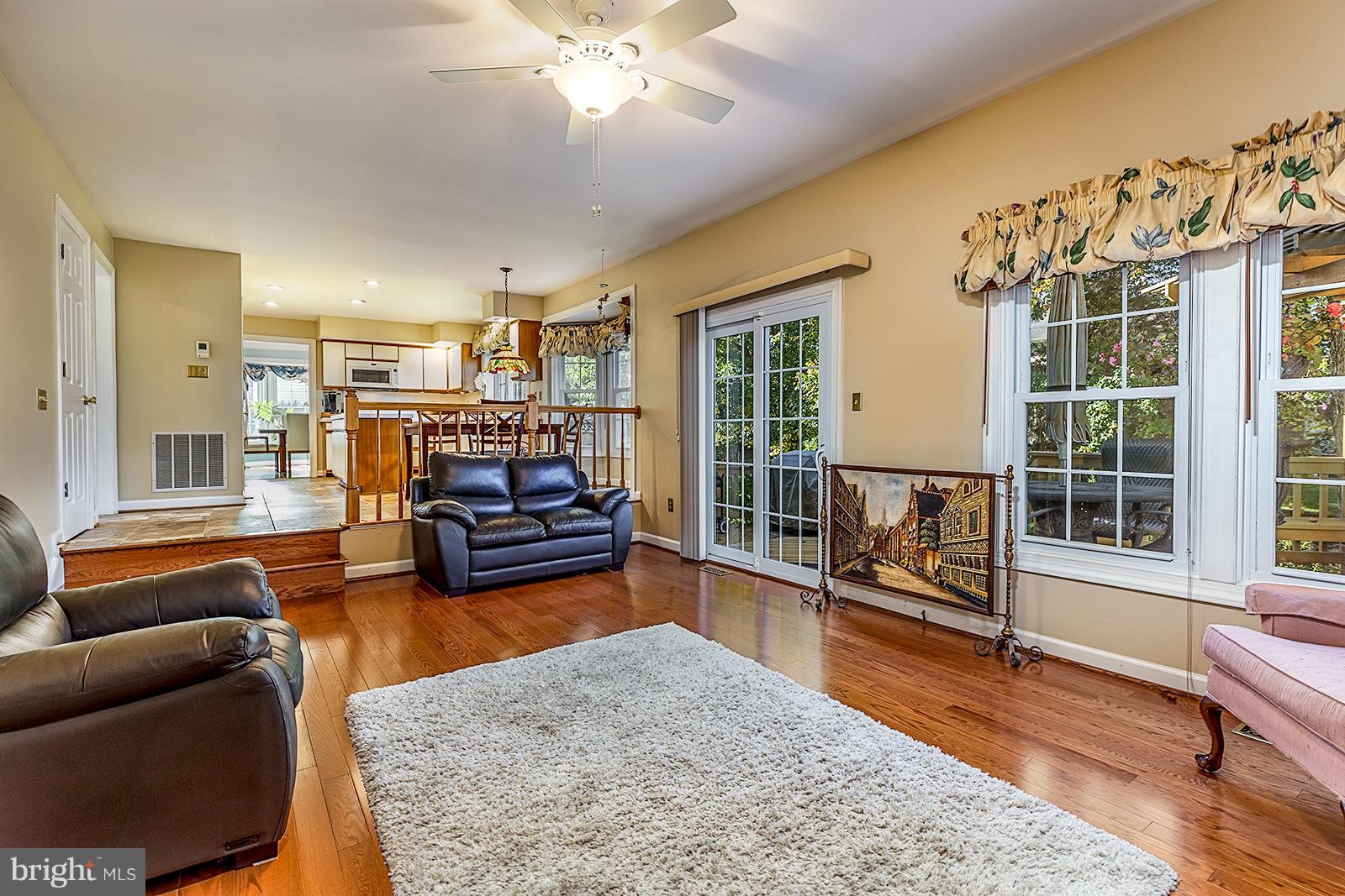 LIFESTYLE AT SULLY STATION - Residential