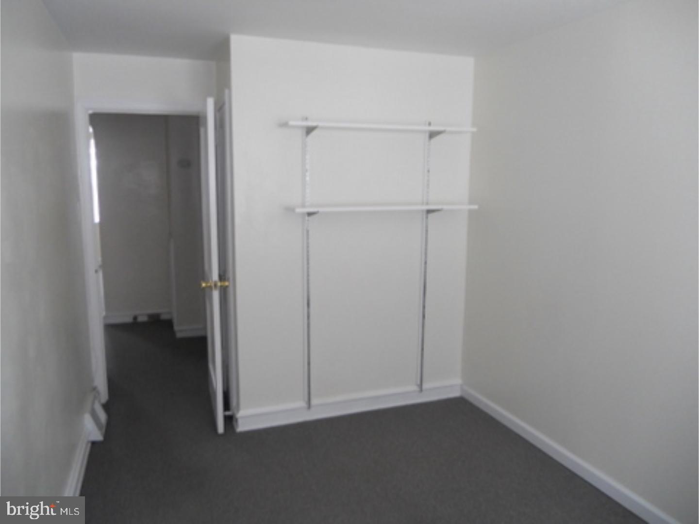 EAST FALLS - Residential Lease