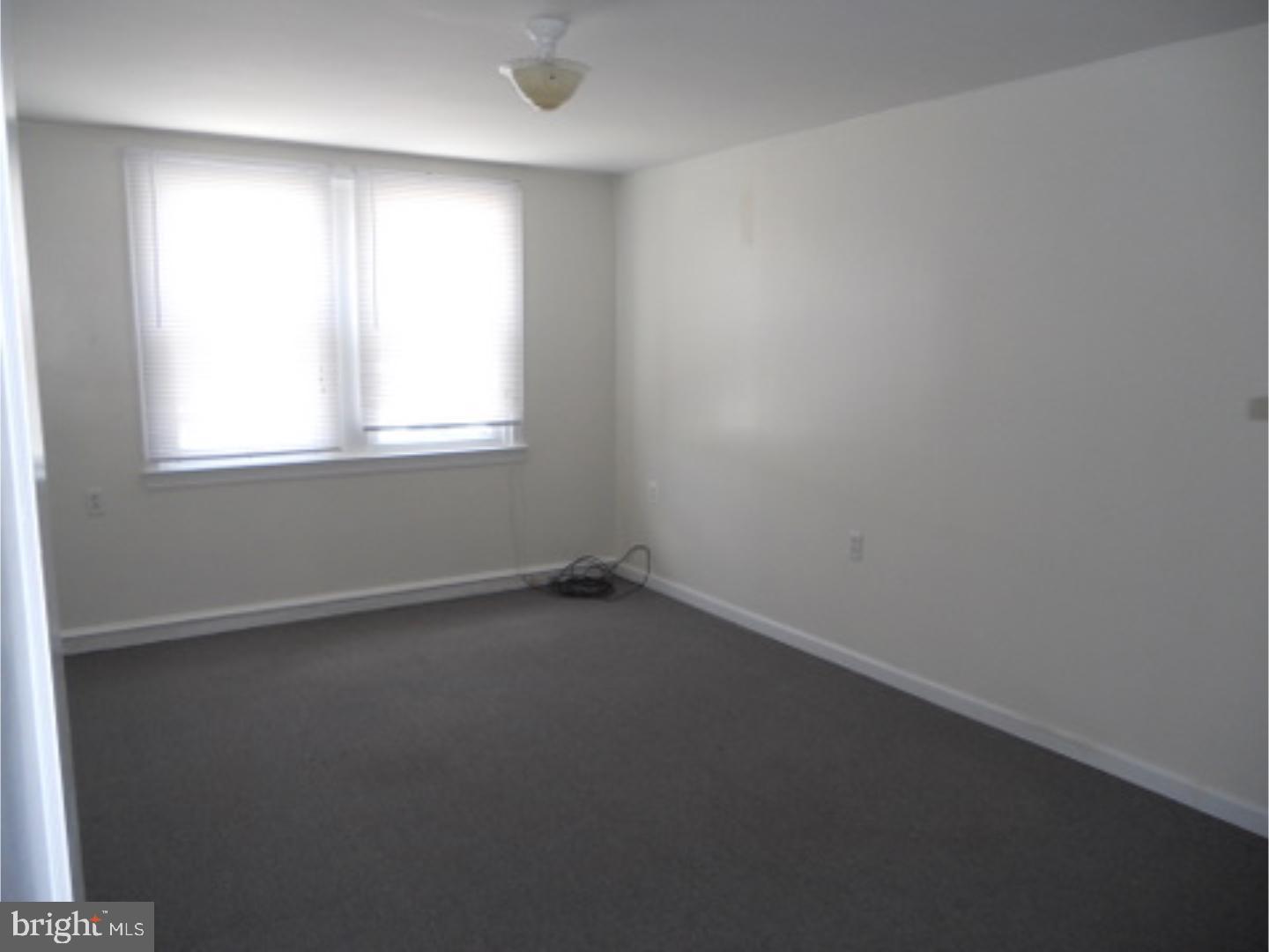 EAST FALLS - Residential Lease