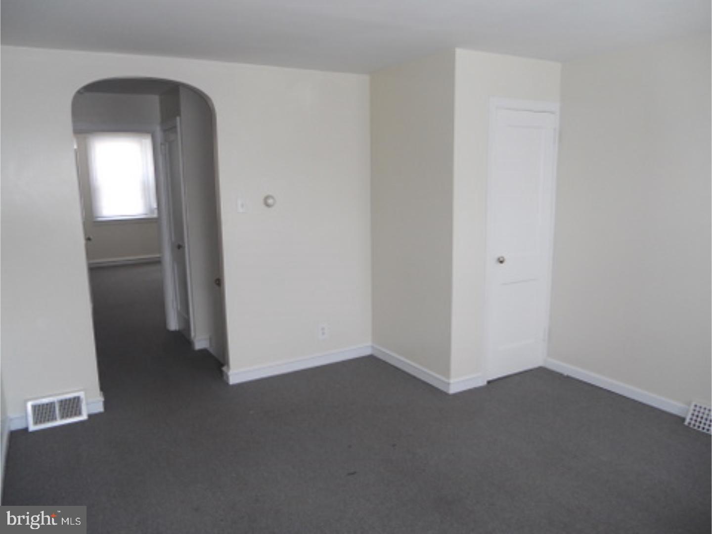 EAST FALLS - Residential Lease