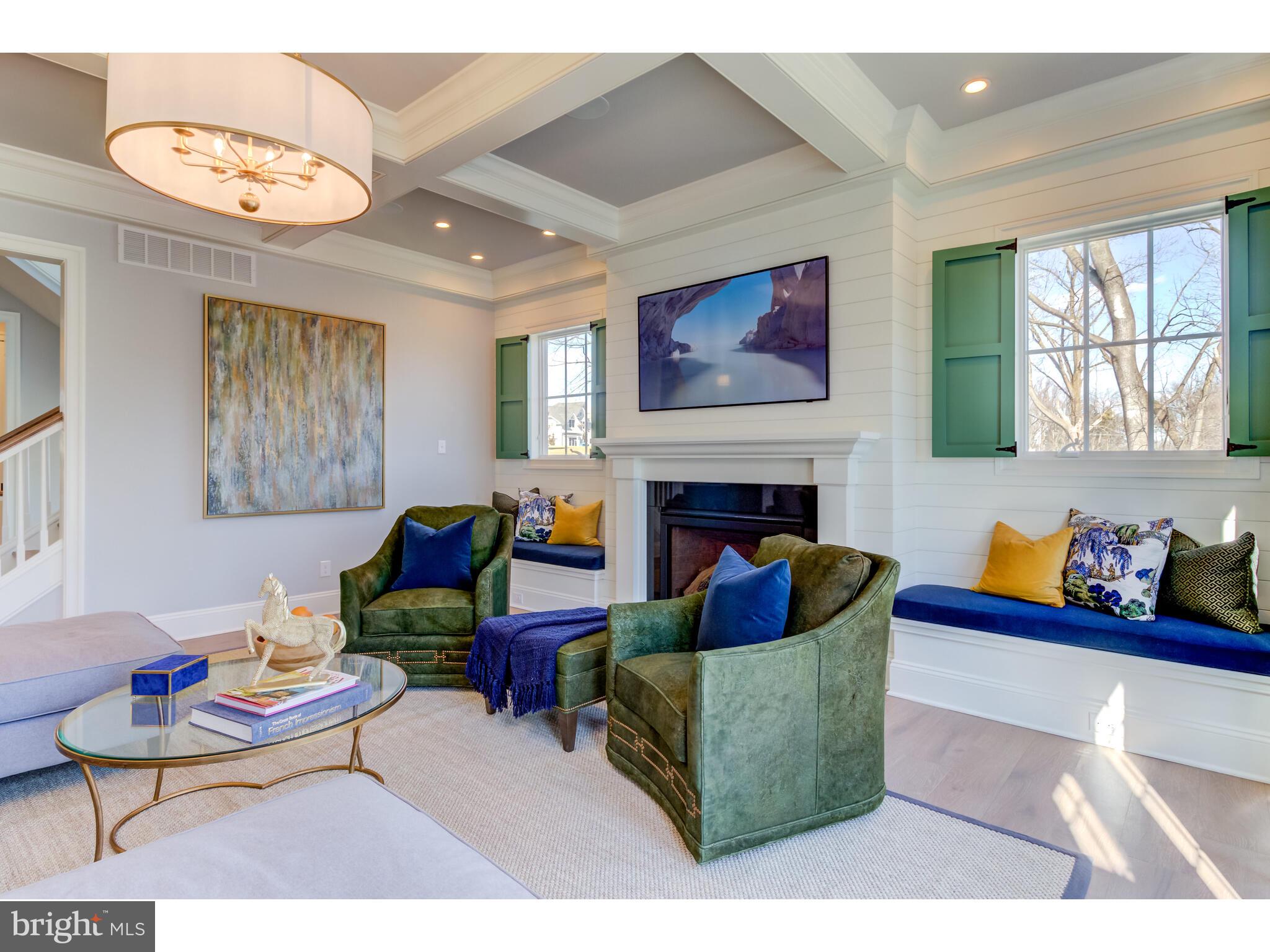 KNOBB HILL - Residential