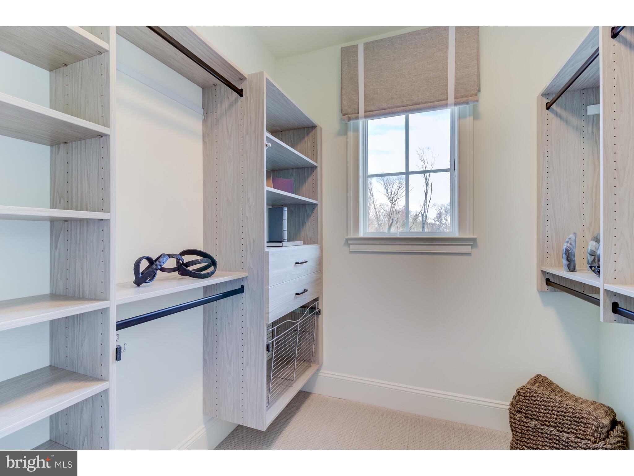 KNOBB HILL - Residential