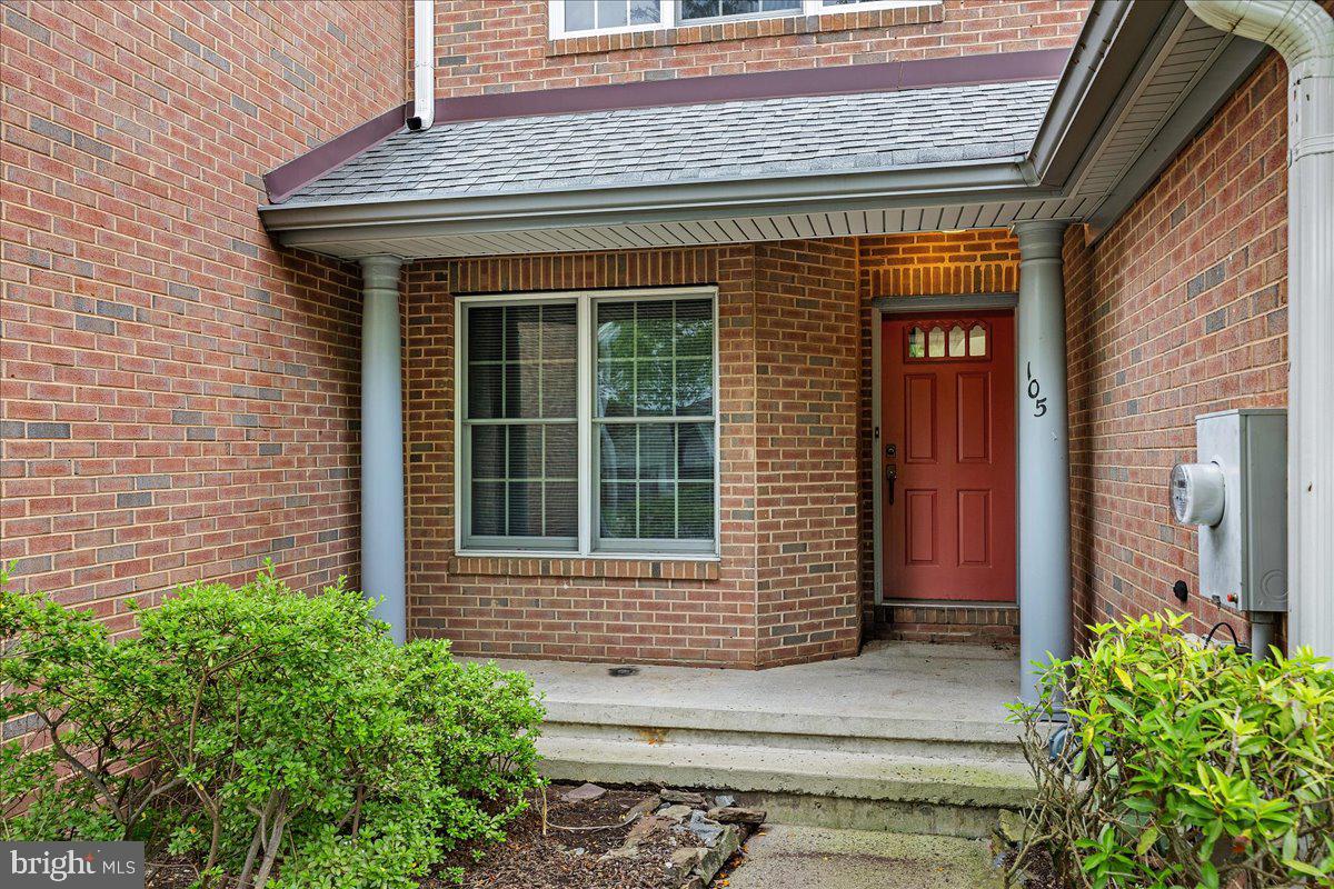 105 SAINT CLAIR COURT