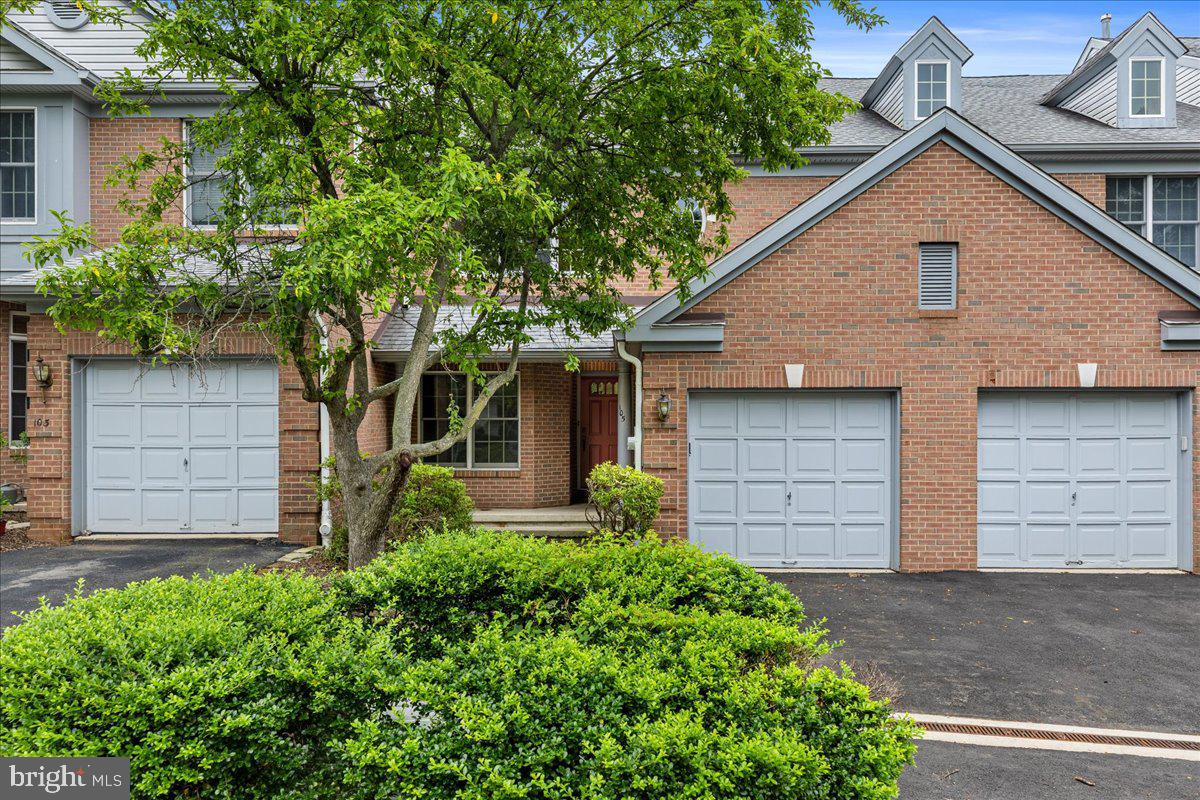 105 SAINT CLAIR COURT