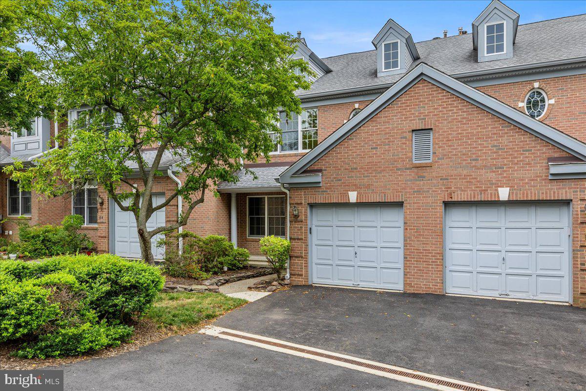 105 SAINT CLAIR COURT